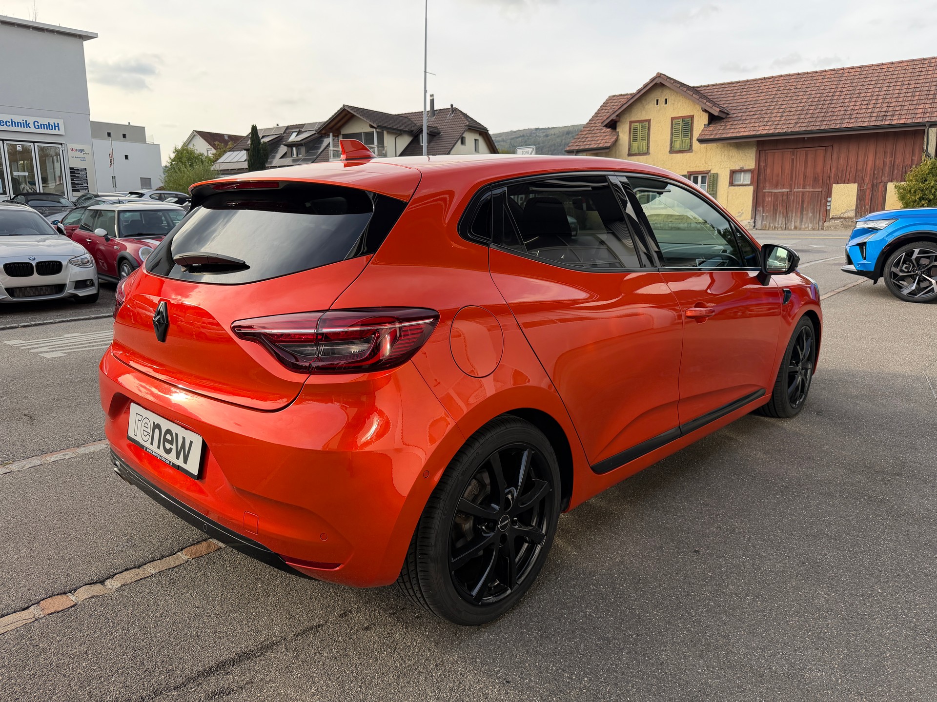 RENAULT Clio 1.3 TCe Initiale EDC-showroom-element-3