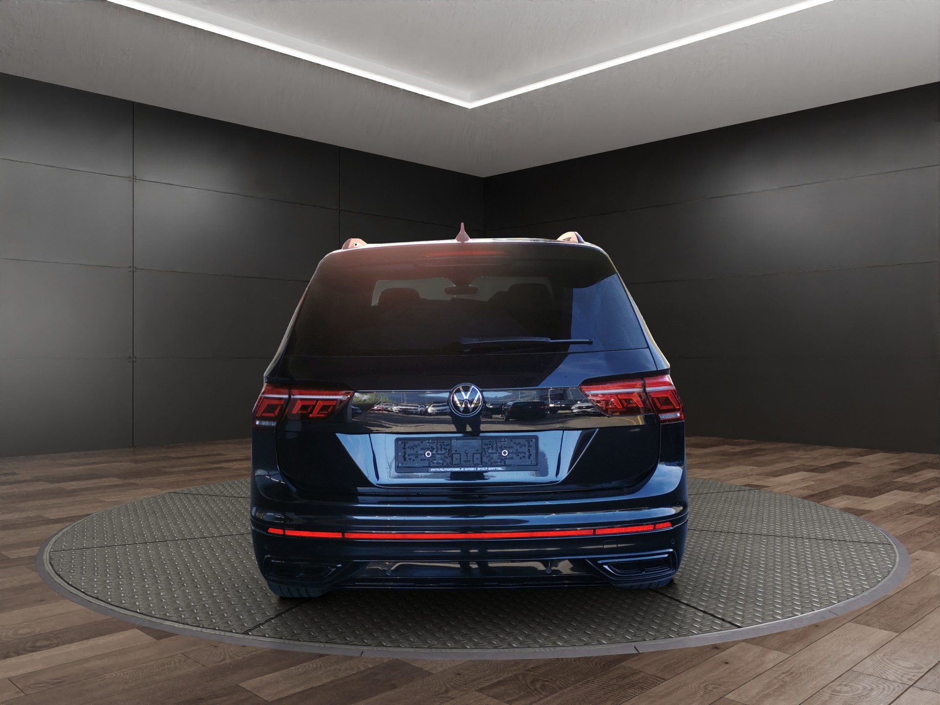 VW Tiguan Allspace 2.0 TDI SCR R-Line 4Motion DSG-image-7