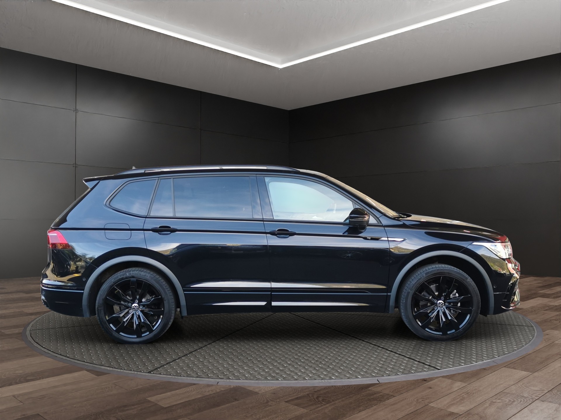VW Tiguan Allspace 2.0 TDI SCR R-Line 4Motion DSG-image-4