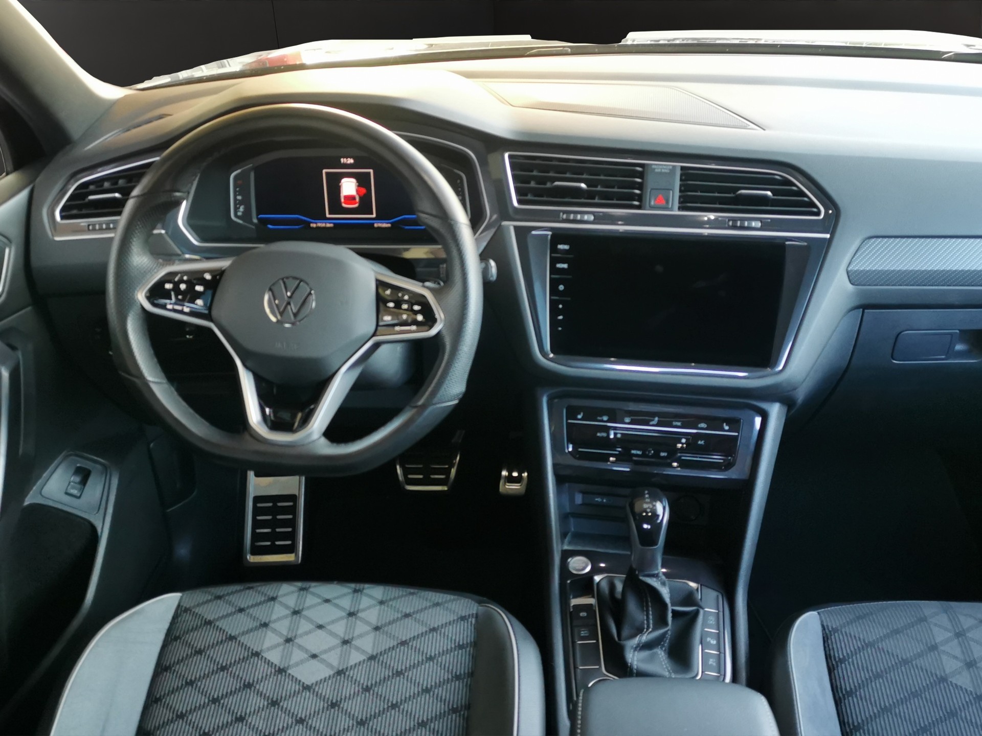 VW Tiguan Allspace 2.0 TDI SCR R-Line 4Motion DSG-image-19