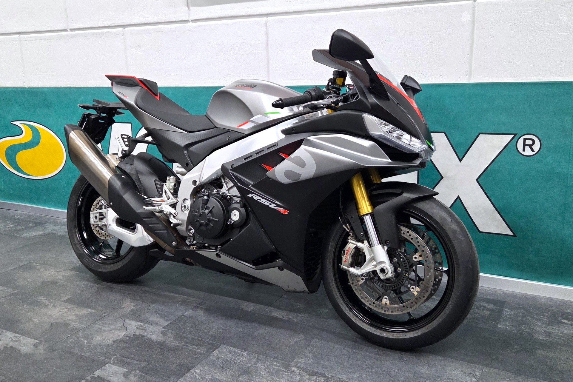 APRILIA RSV4 1100-image-0