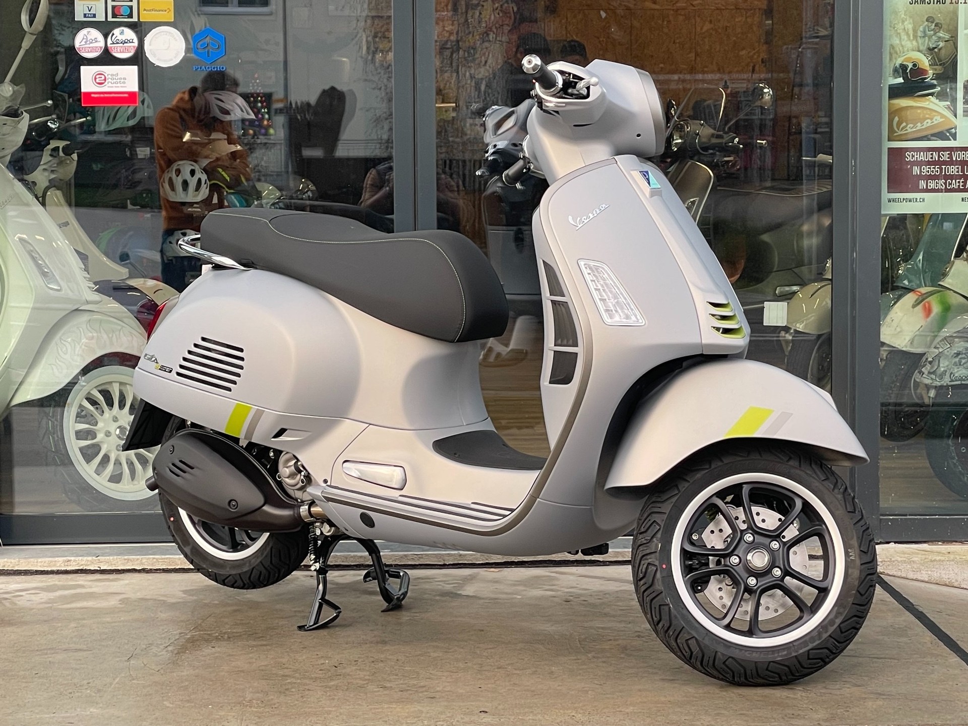PIAGGIO Vespa GTS 300 Super Tech ABS-image-0