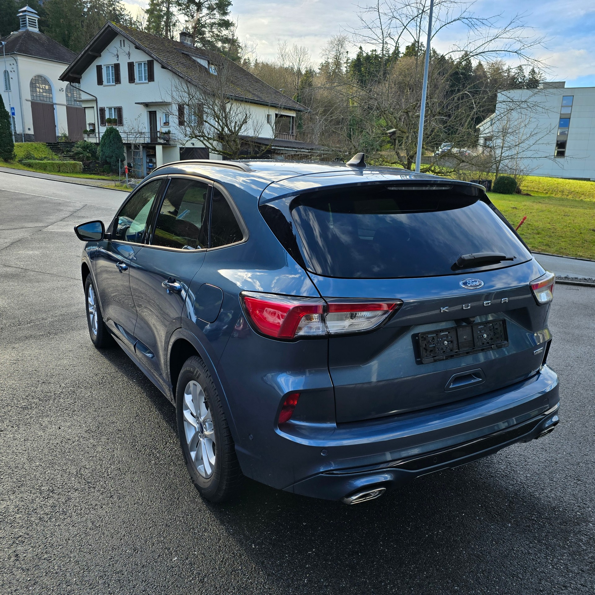 FORD Kuga 2.5 Plug-in Hybrid ST-Line X-image-2