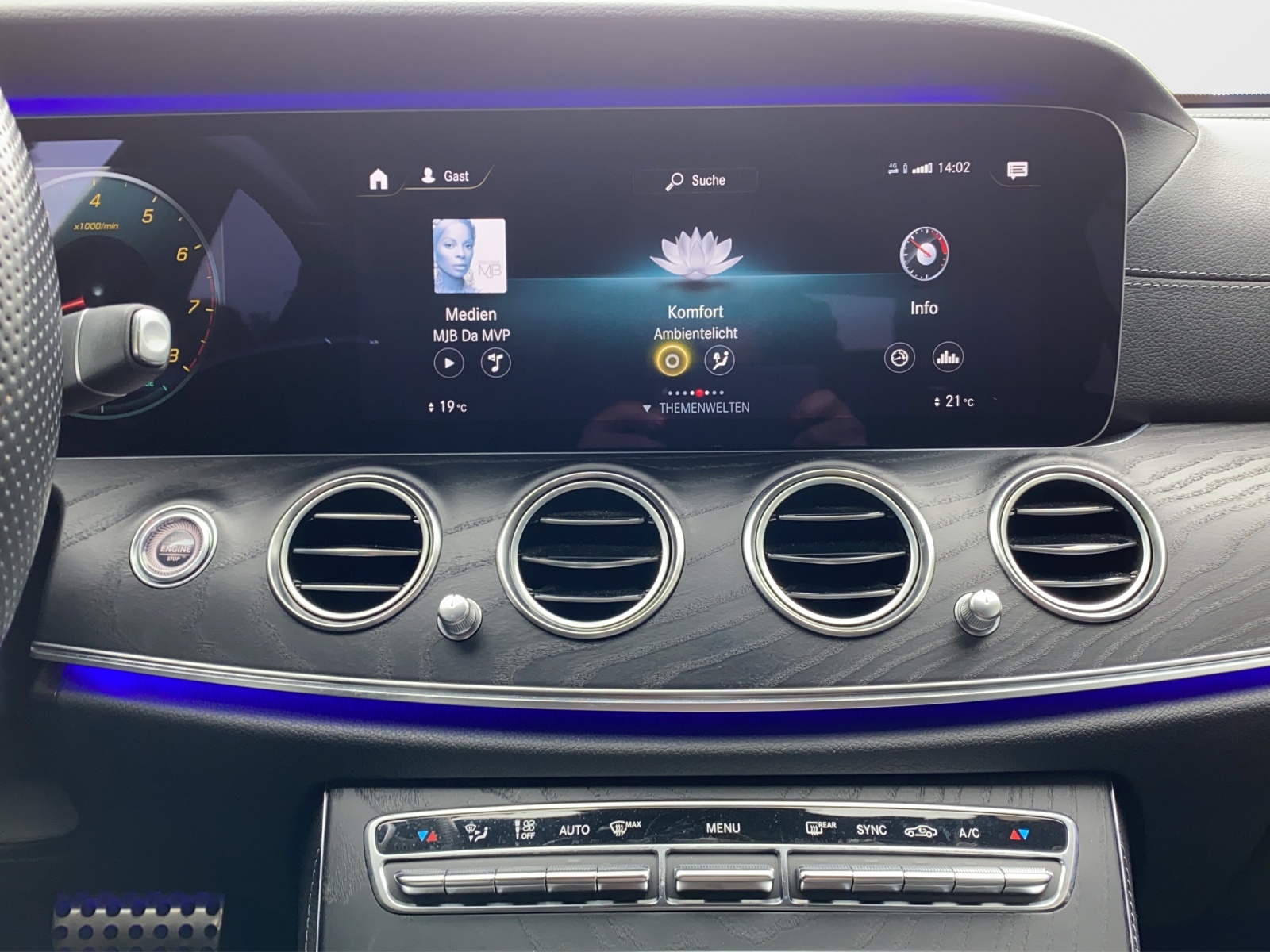 MERCEDES-BENZ E 200 AMG Line 9G-Tronic-image-24