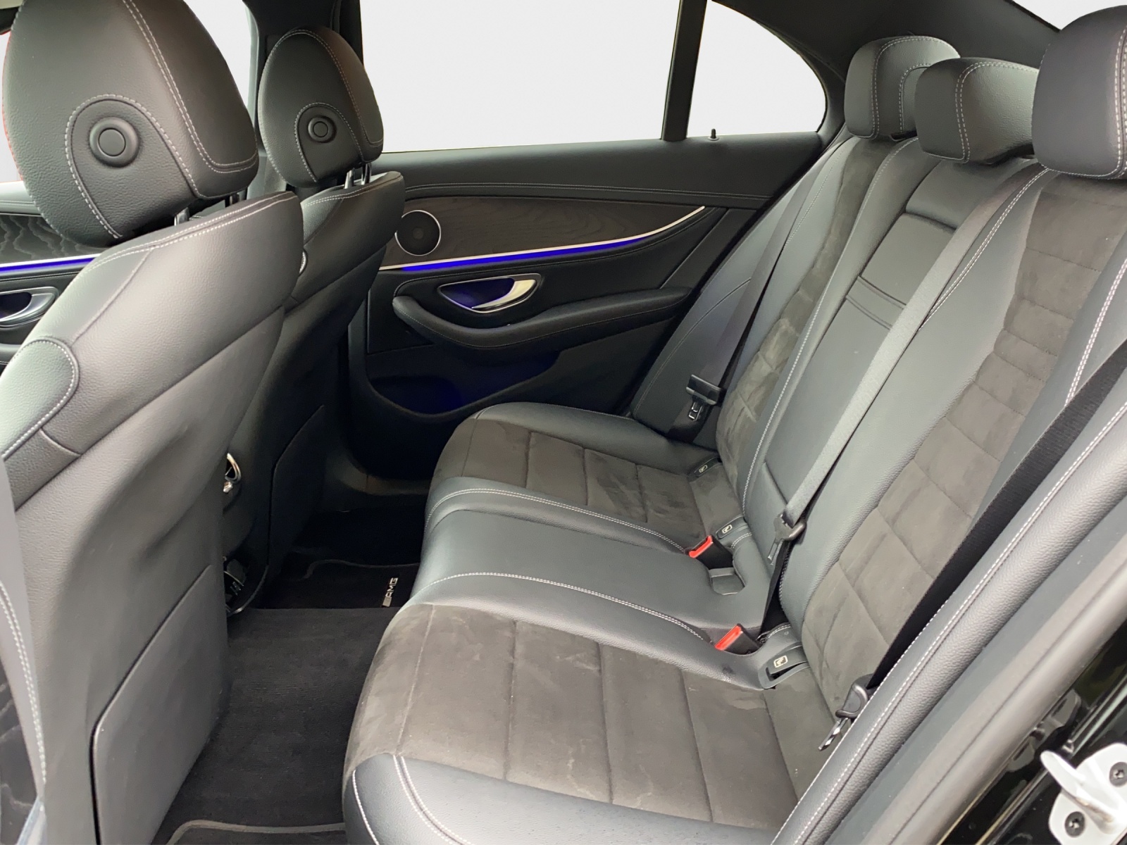 MERCEDES-BENZ E 200 AMG Line 9G-Tronic-image-18