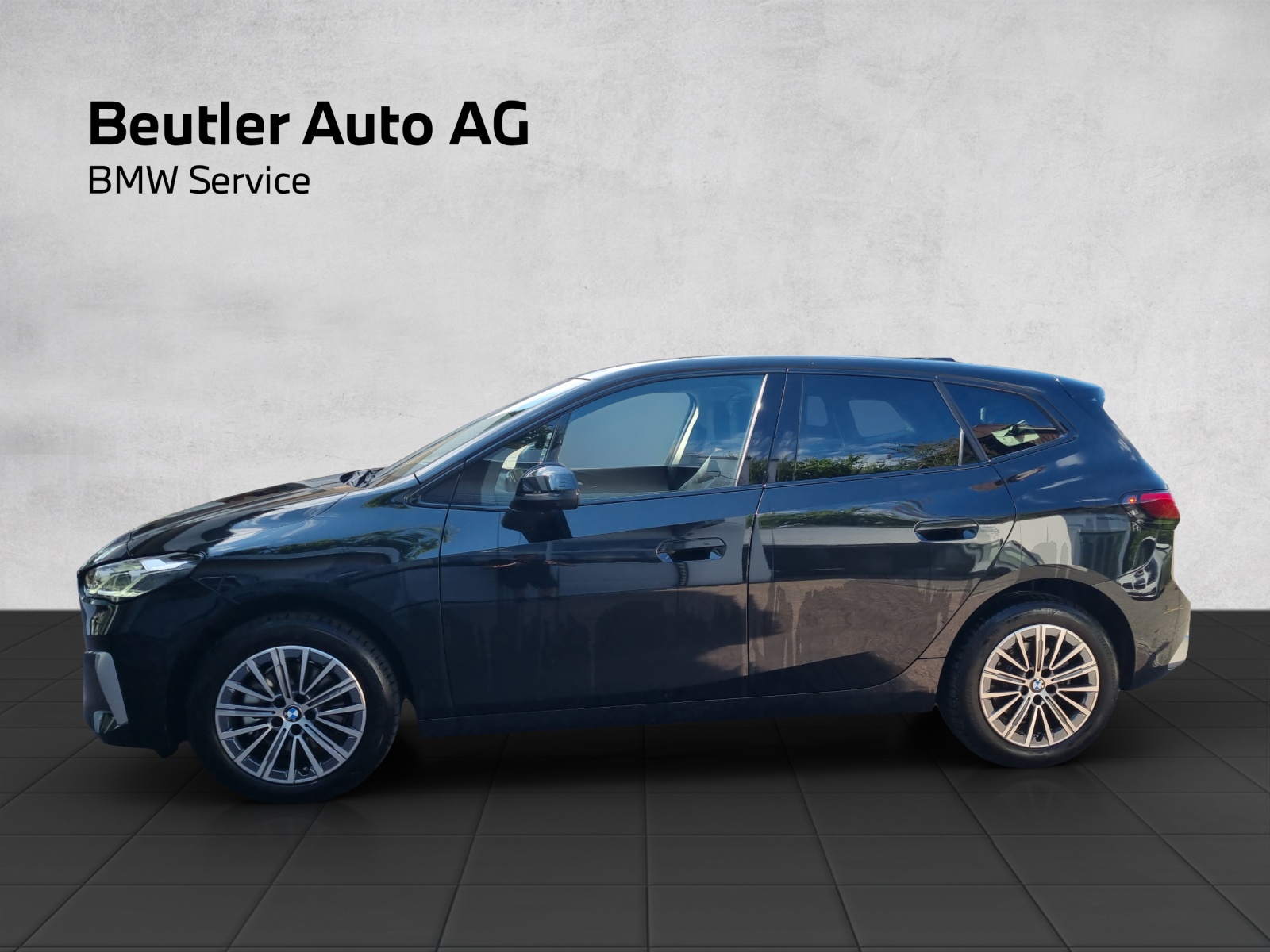 BMW 218d Active Tourer Luxury Line DKG-showroom-element-1