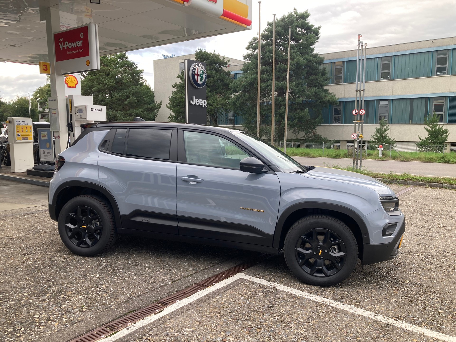 JEEP Avenger 1.2 Turbo MHEV Summit Sky-image-14