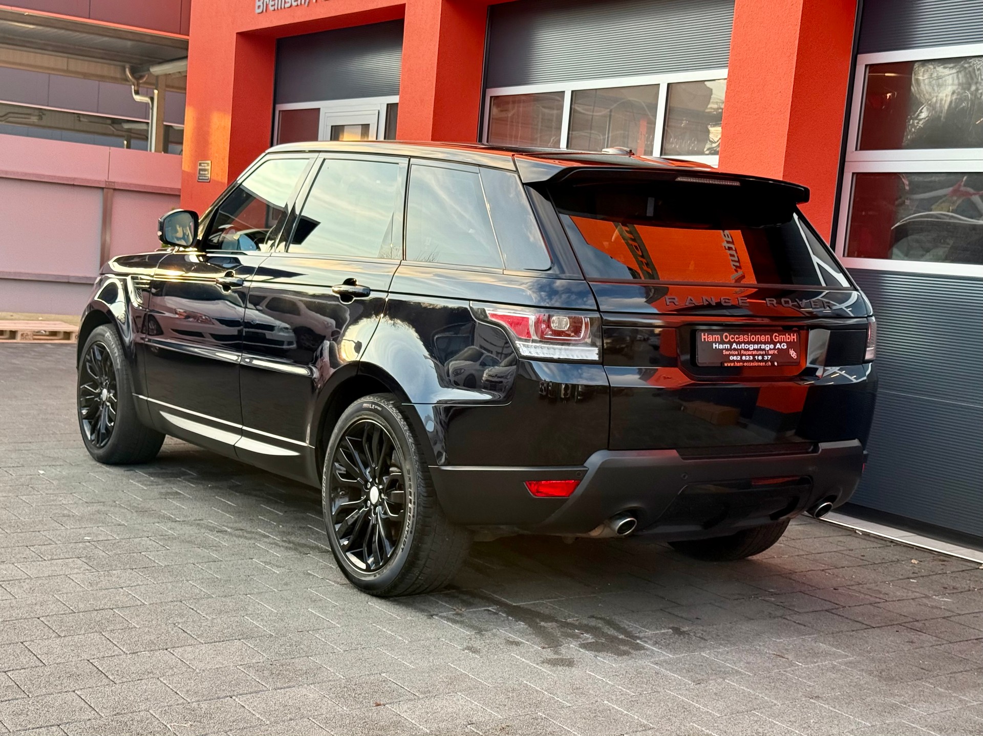 LAND ROVER Range Rover Sport 3.0 TDV6 HSE Automatic-showroom-element-2