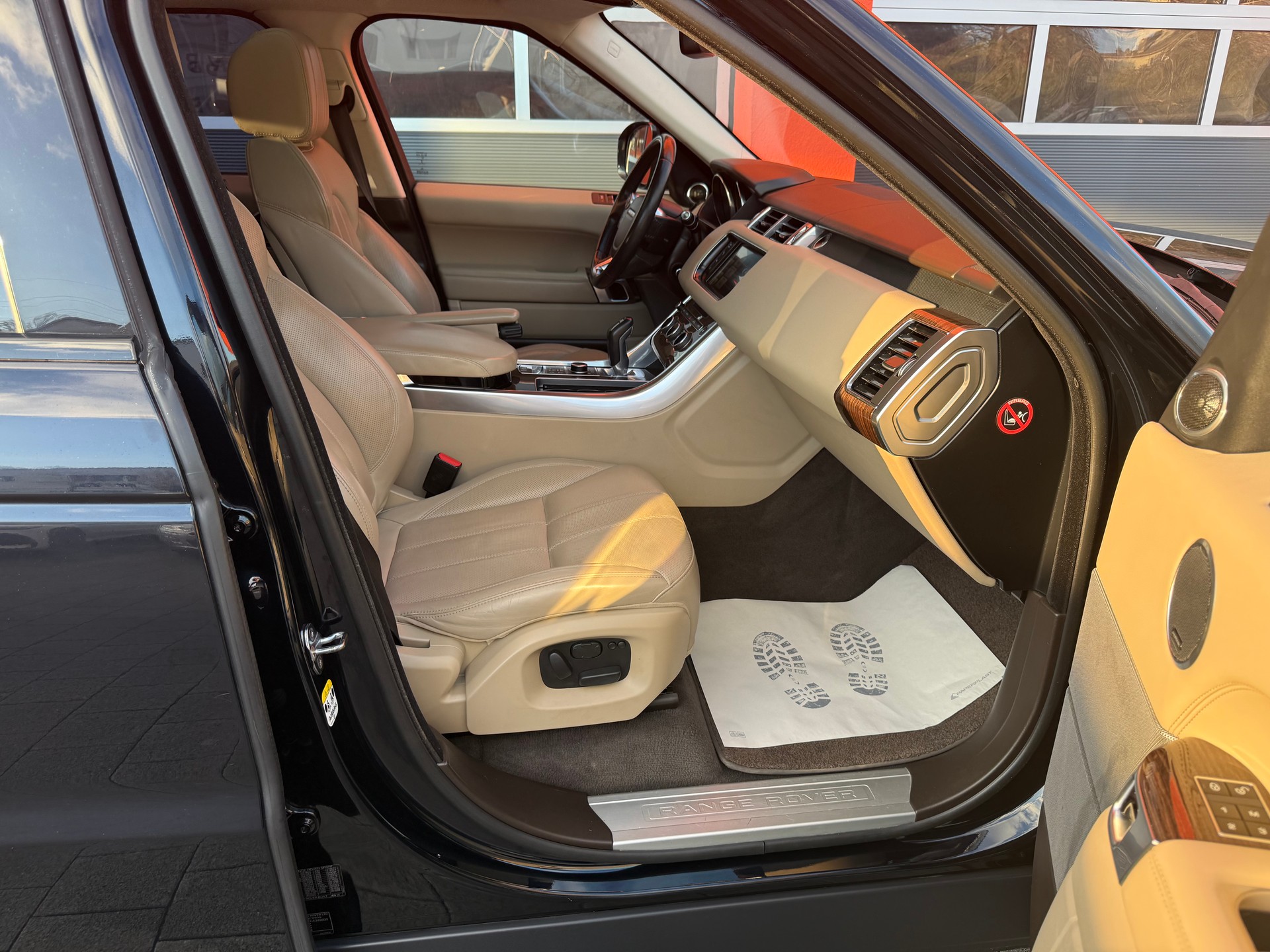 LAND ROVER Range Rover Sport 3.0 TDV6 HSE Automatic-image-12