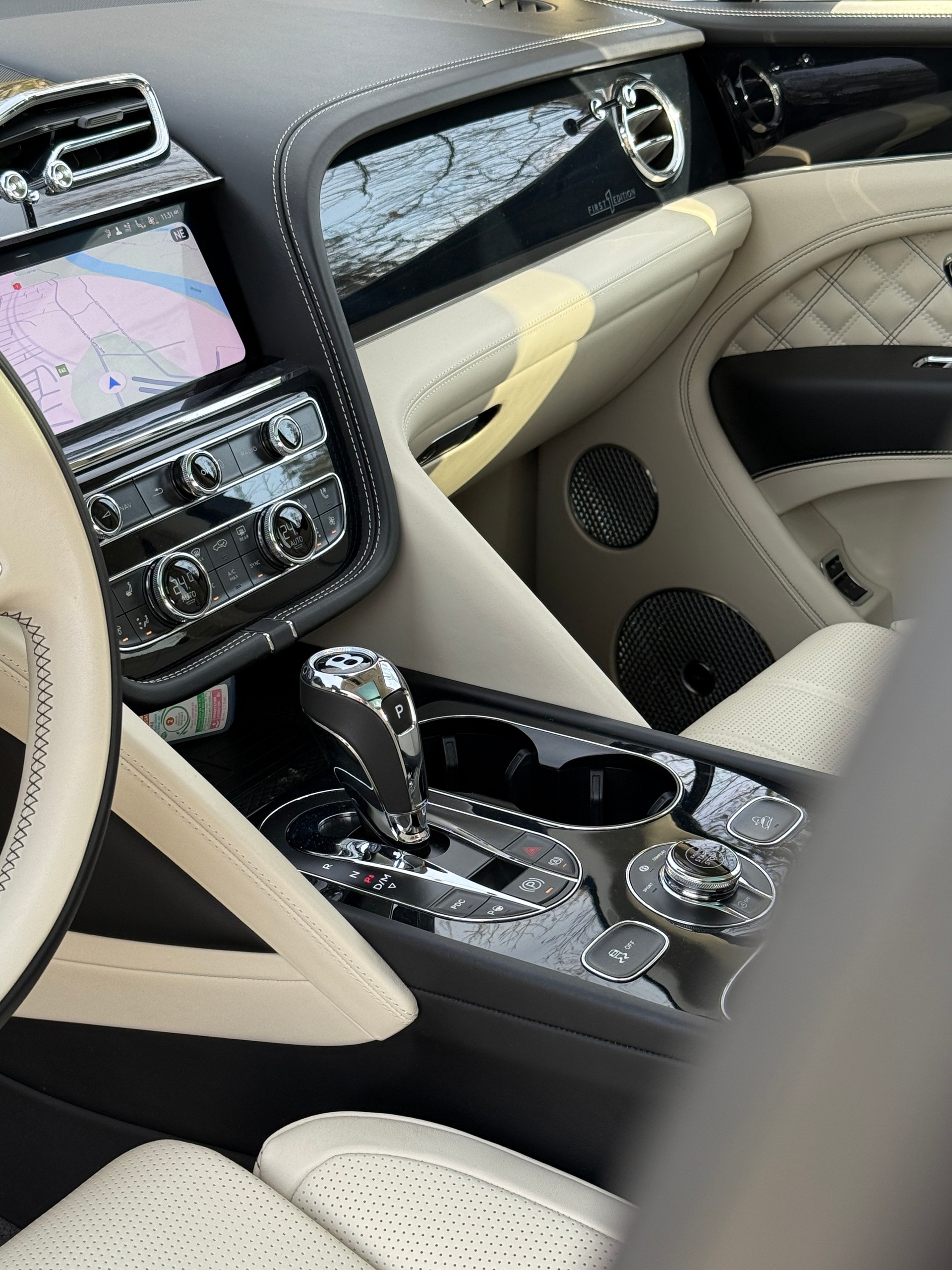 BENTLEY Bentayga V8 First Edition-image-10