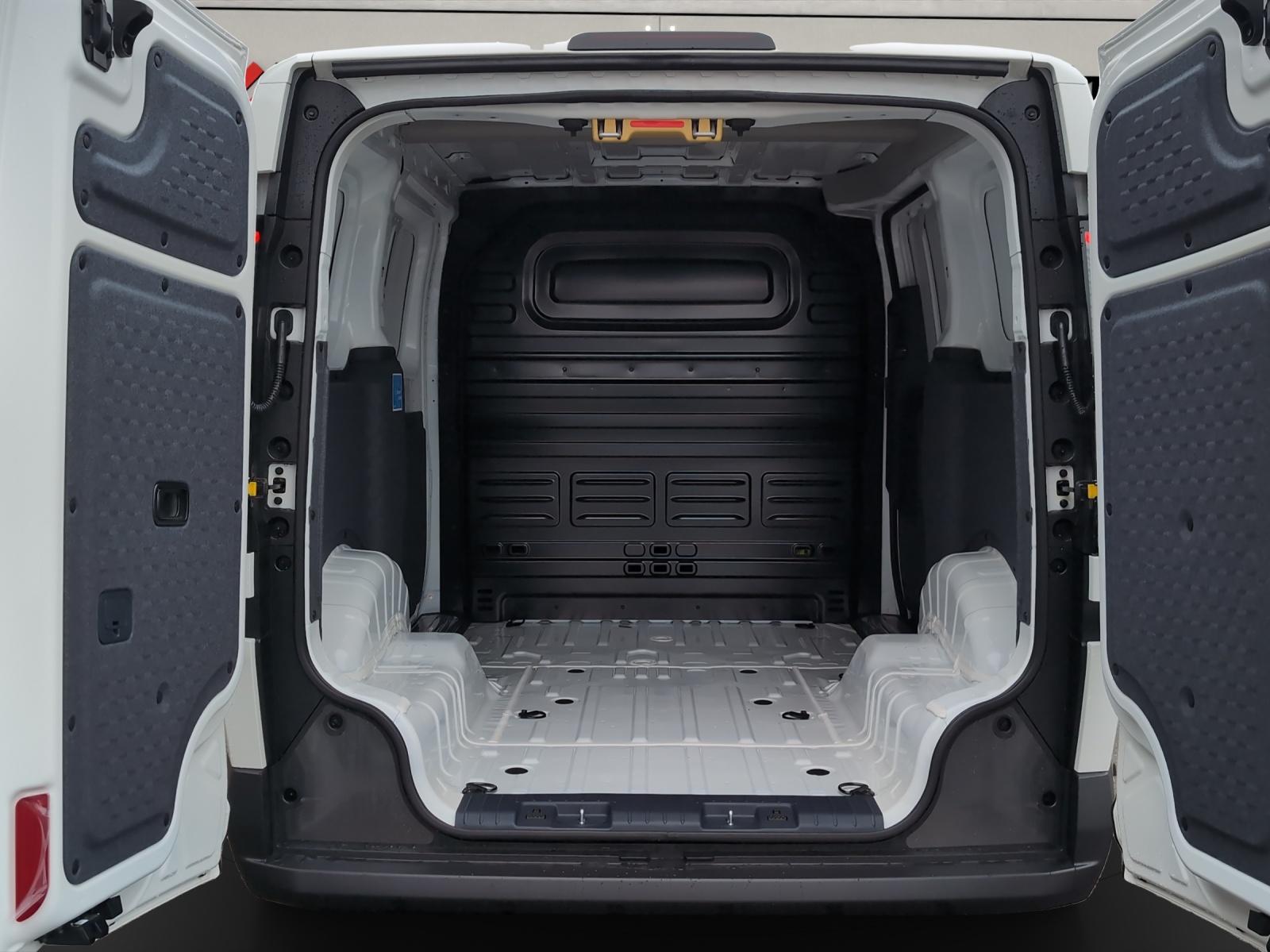 KIA PV5 Cargo 51.5 kWh Essential-image-13