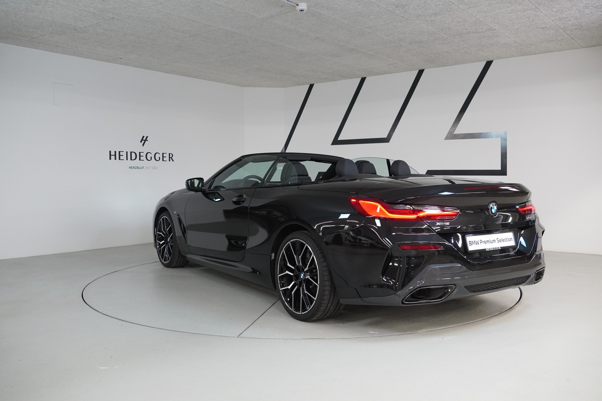BMW 840i xDrive M Sport Pro Steptronic-image-12