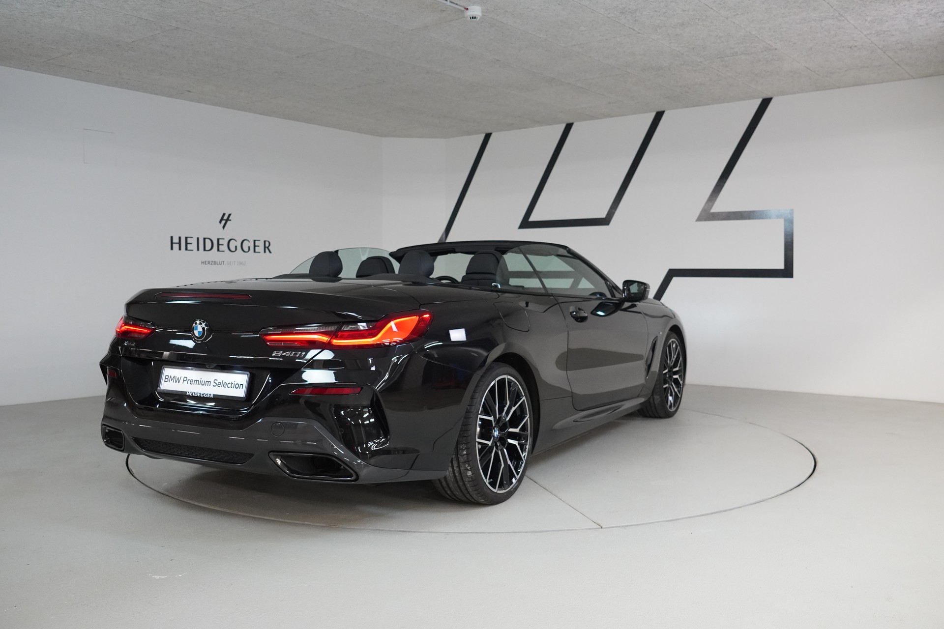 BMW 840i xDrive M Sport Pro Steptronic-image-14