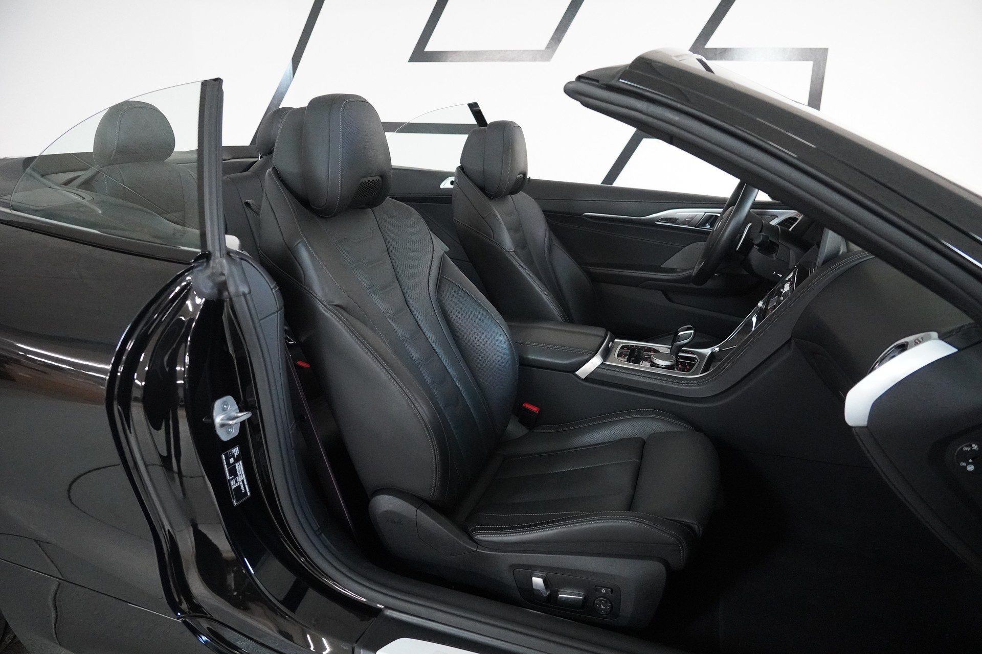 BMW 840i xDrive M Sport Pro Steptronic-image-22