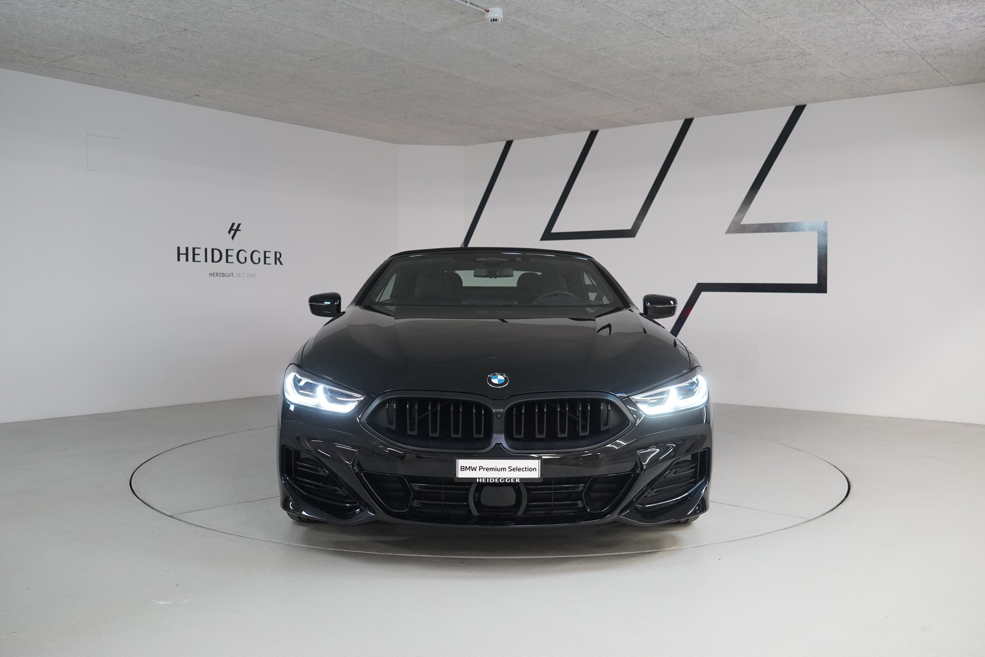 BMW 840i xDrive M Sport Pro Steptronic-showroom-element-1