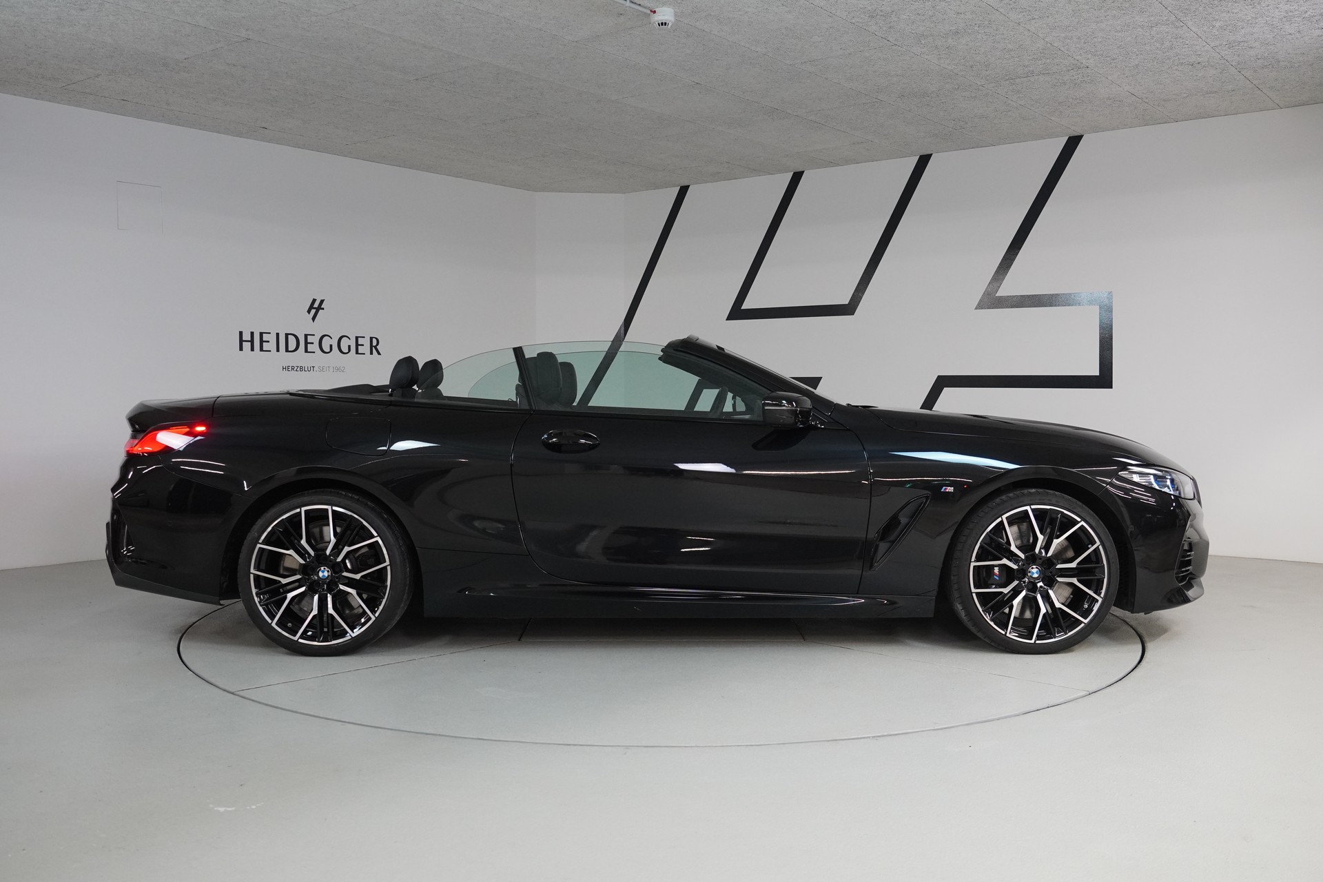BMW 840i xDrive M Sport Pro Steptronic-image-15