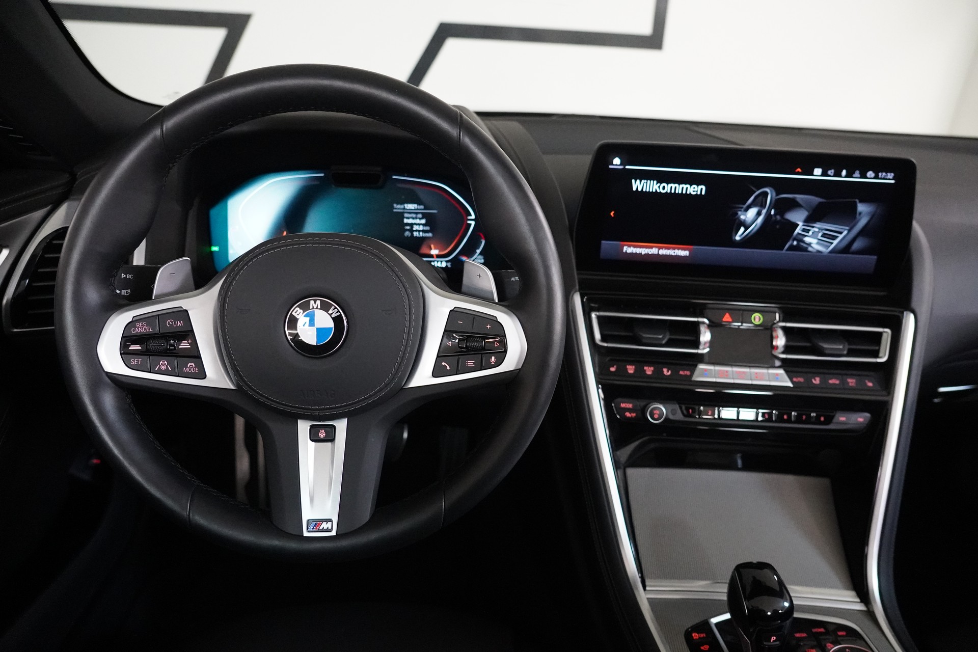 BMW 840i xDrive M Sport Pro Steptronic-image-28