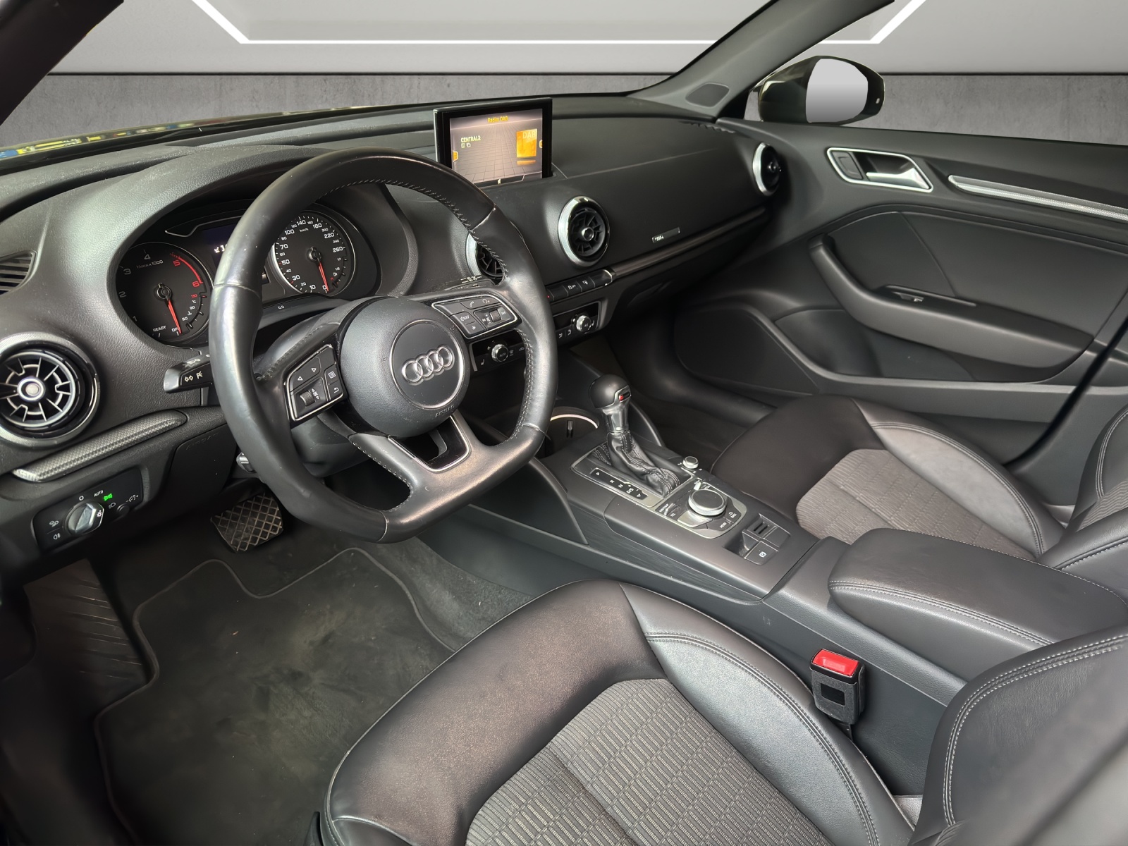 AUDI A3 Sportback 2.0 TDI Design S-tronic-image-8