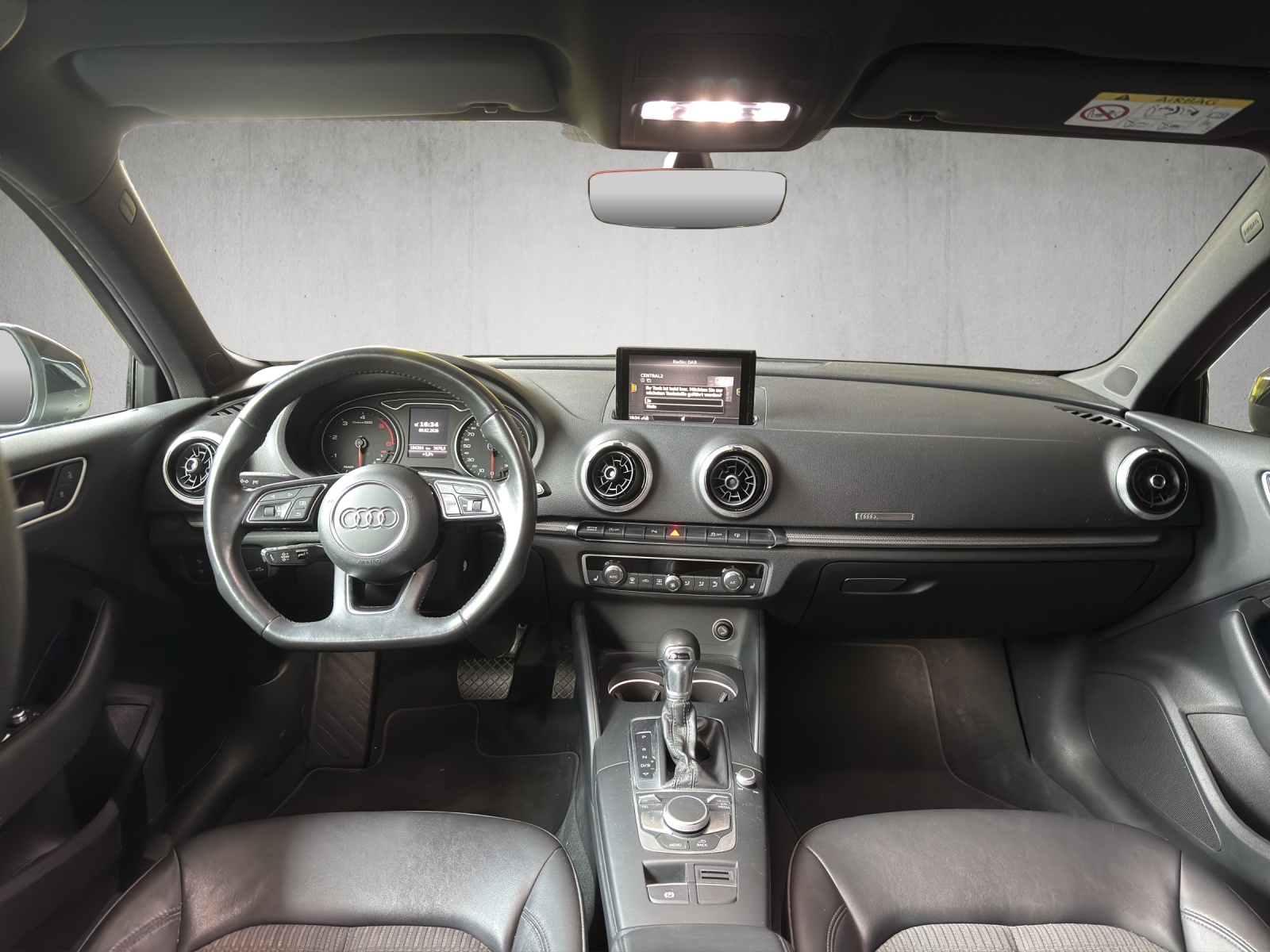 AUDI A3 Sportback 2.0 TDI Design S-tronic-image-9