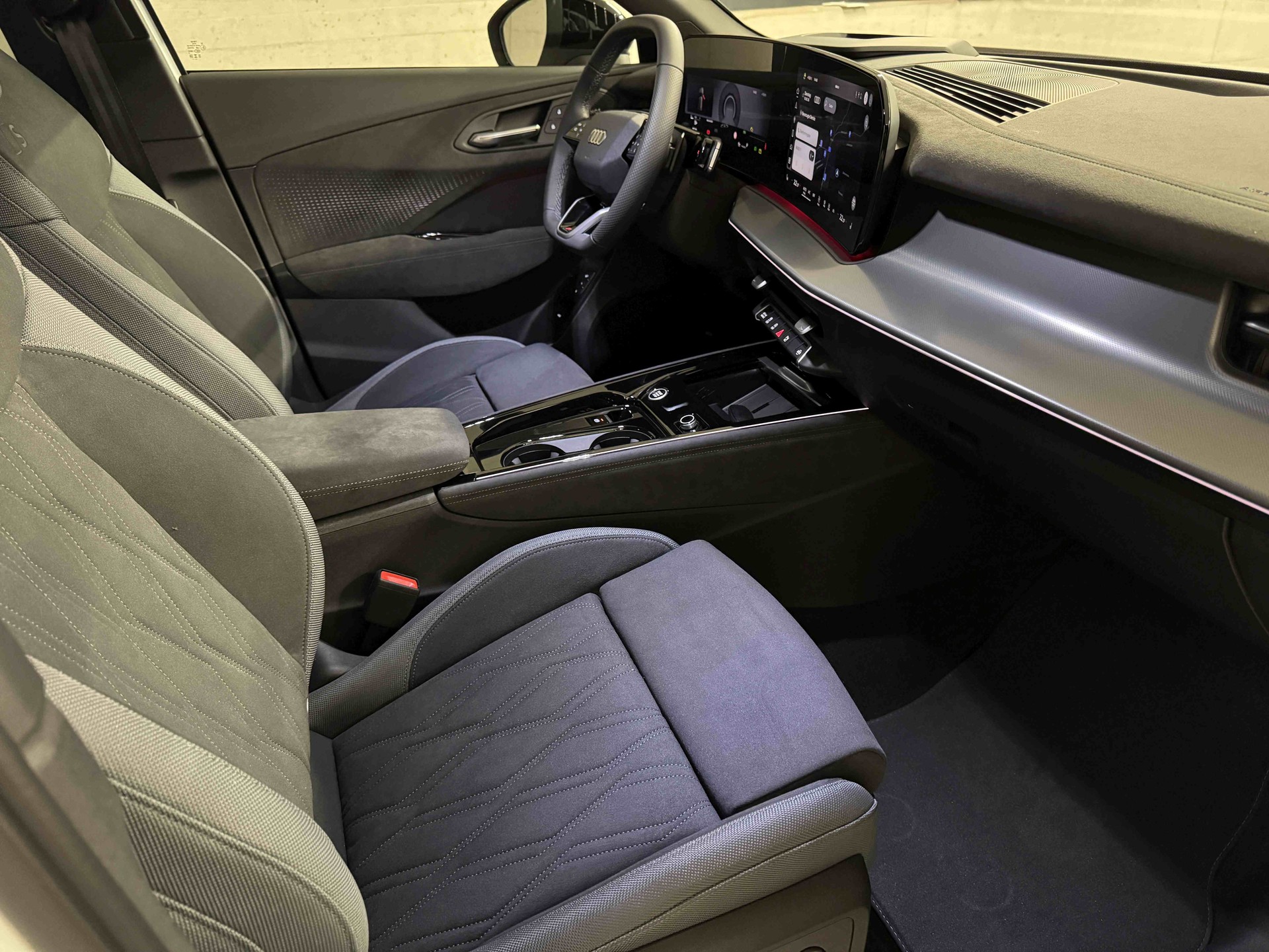 AUDI Q3 SUV TFSI quattro 195 kW S tronic-image-11