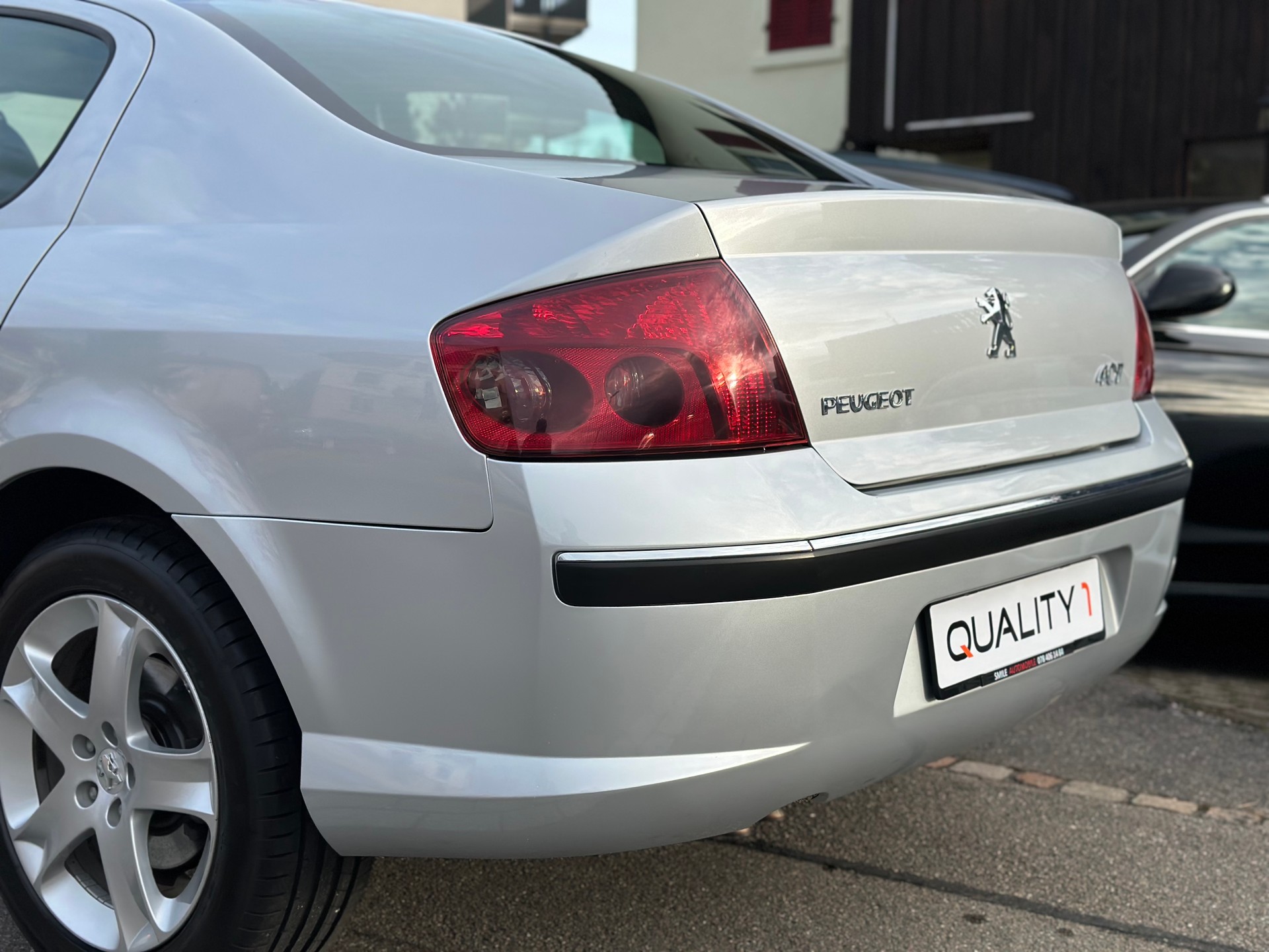 PEUGEOT 407 2.2 HDI Platinium Edition-image-3