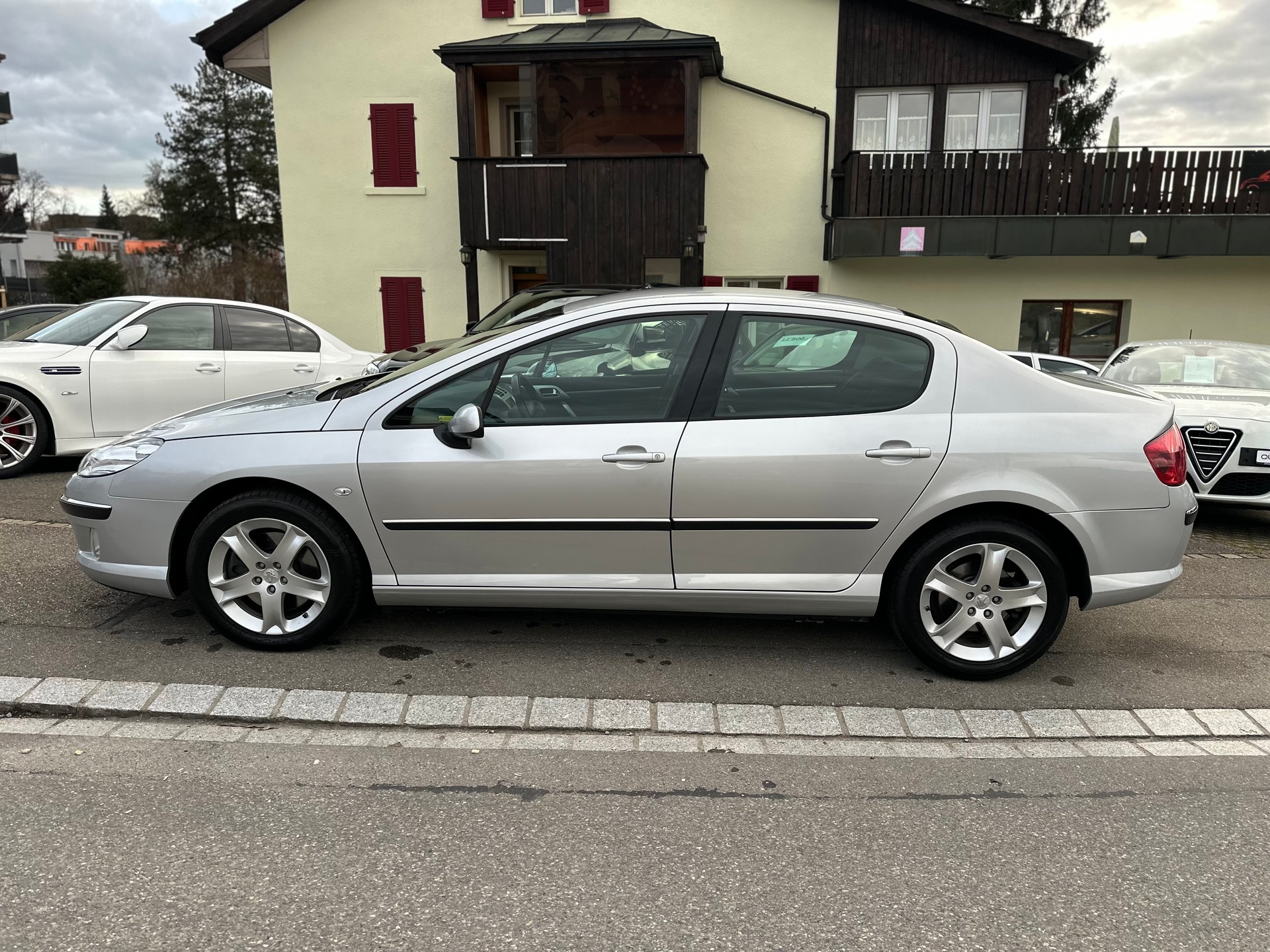 PEUGEOT 407 2.2 HDI Platinium Edition-image-2