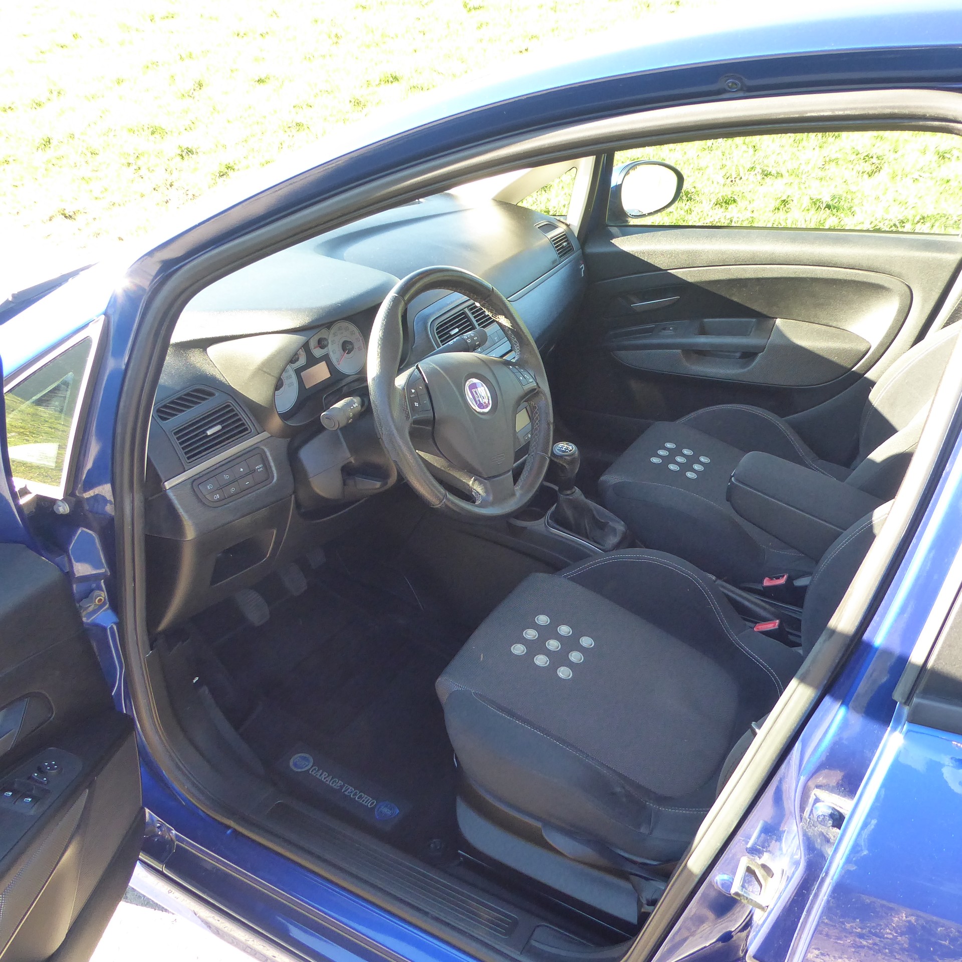 FIAT Punto 1.4 16V Turbo Emotion-image-4