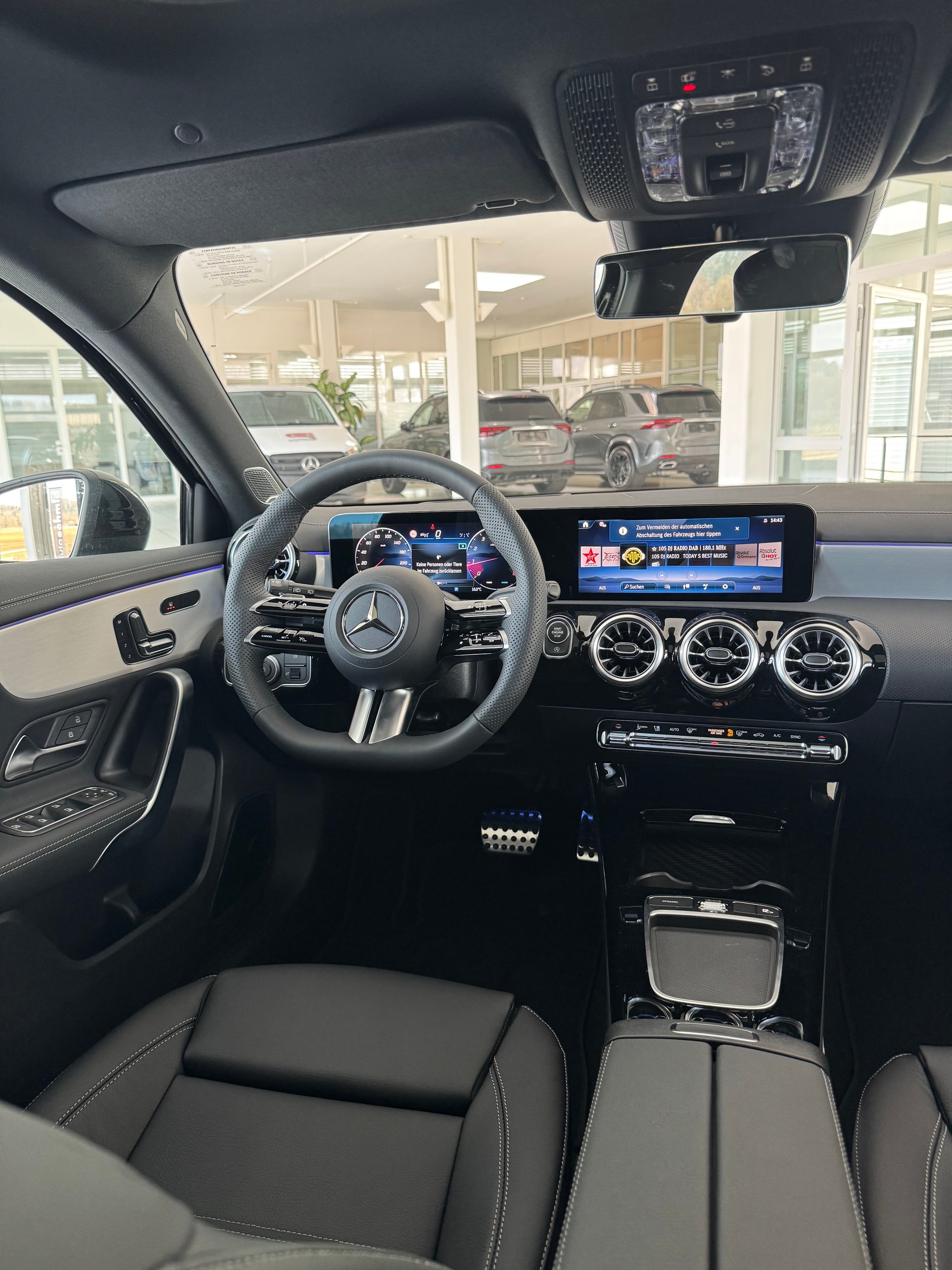 MERCEDES-BENZ A 250 4MATIC Kompaktlimousine-image-13