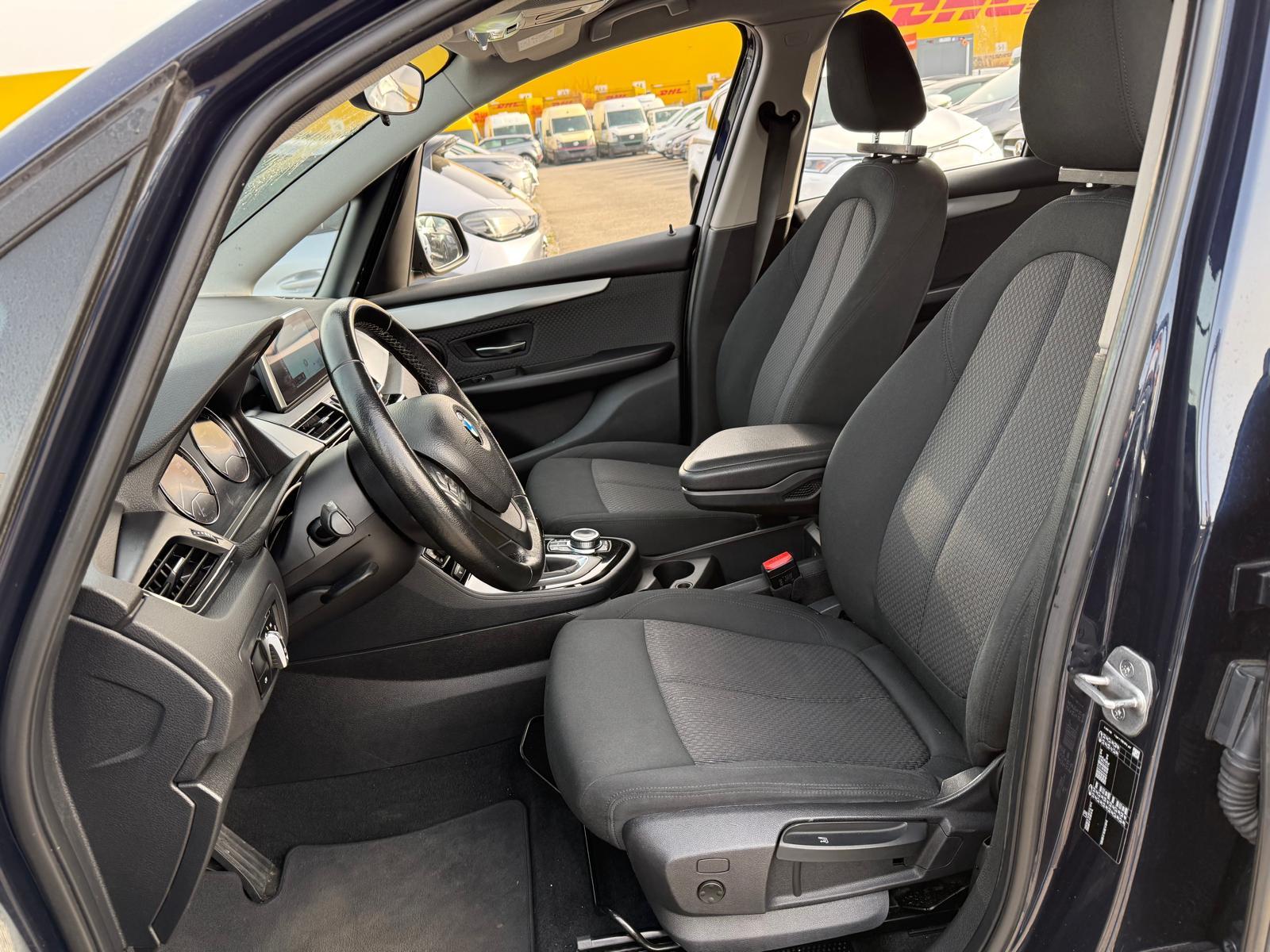 BMW 216d Gran Tourer-image-8