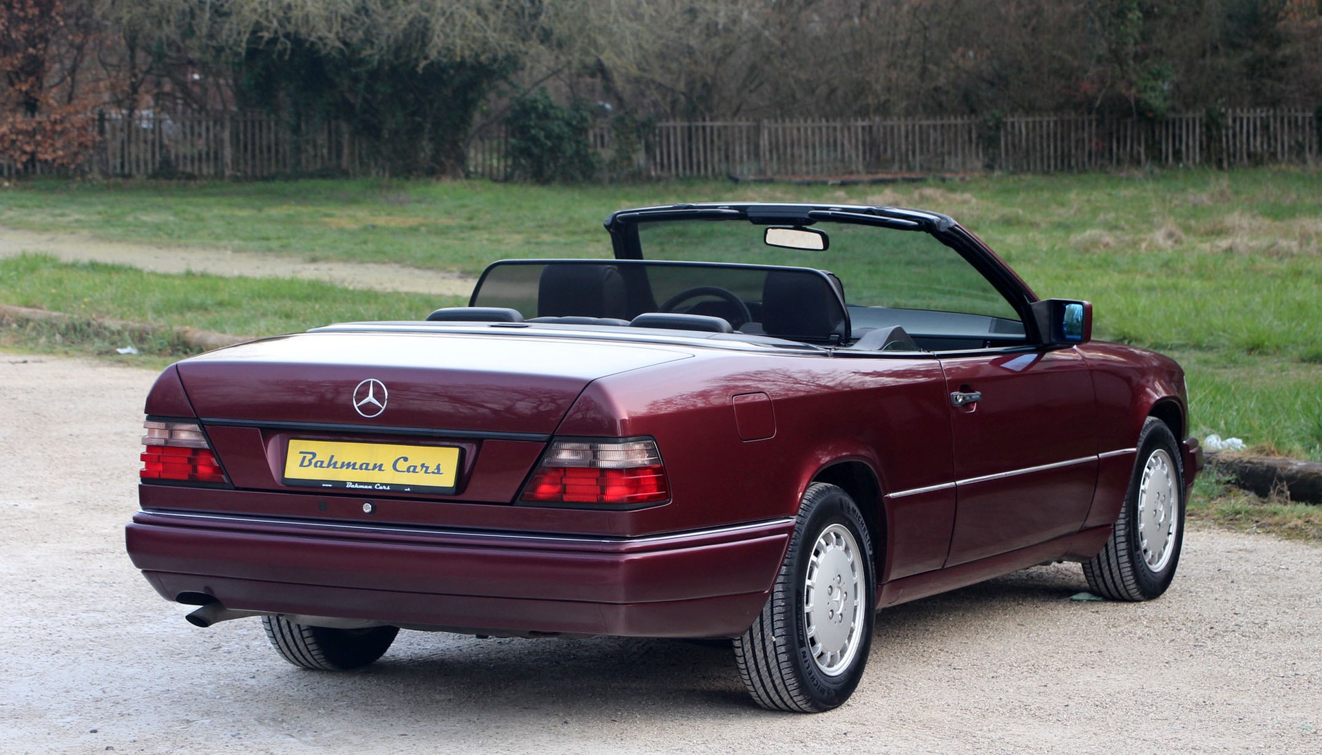 MERCEDES-BENZ E 220 Cabrio-image-5