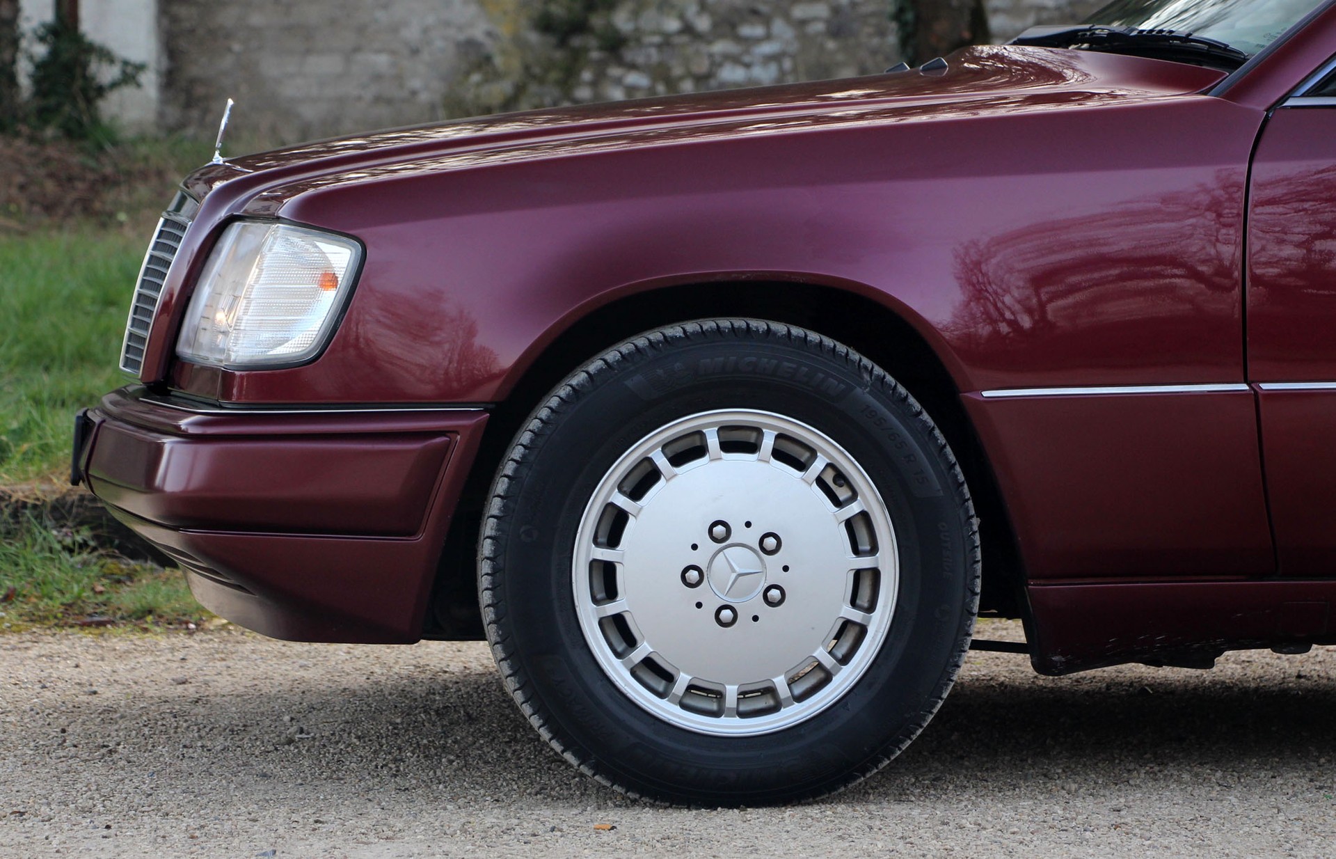 MERCEDES-BENZ E 220 Cabrio-image-13