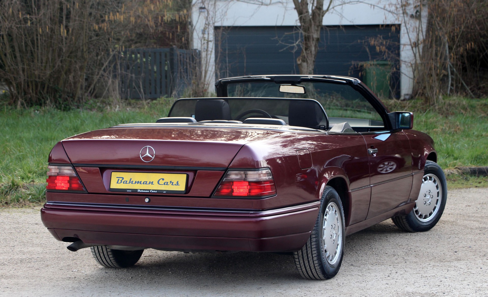 MERCEDES-BENZ E 220 Cabrio-image-28