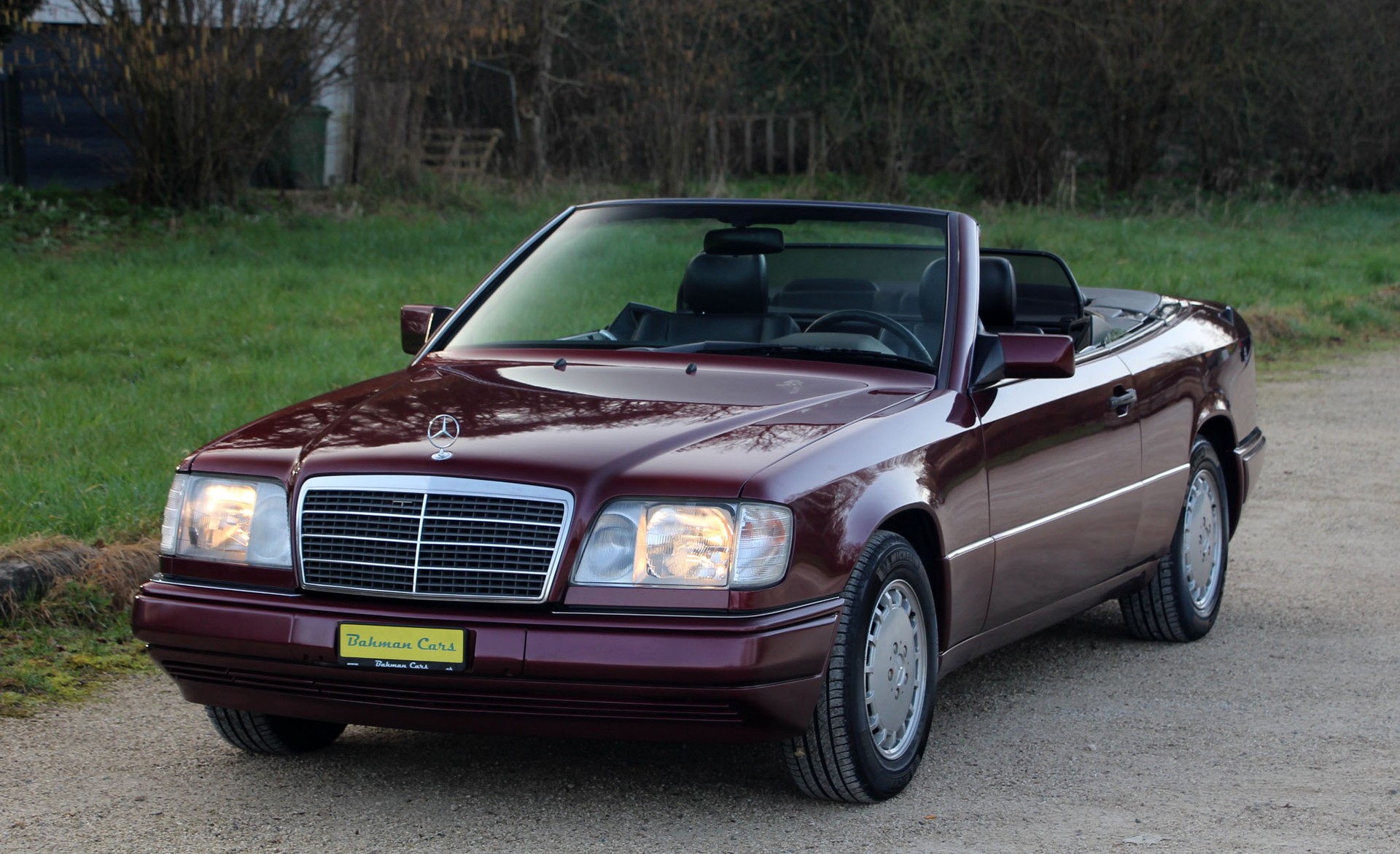 MERCEDES-BENZ E 220 Cabrio-image-23