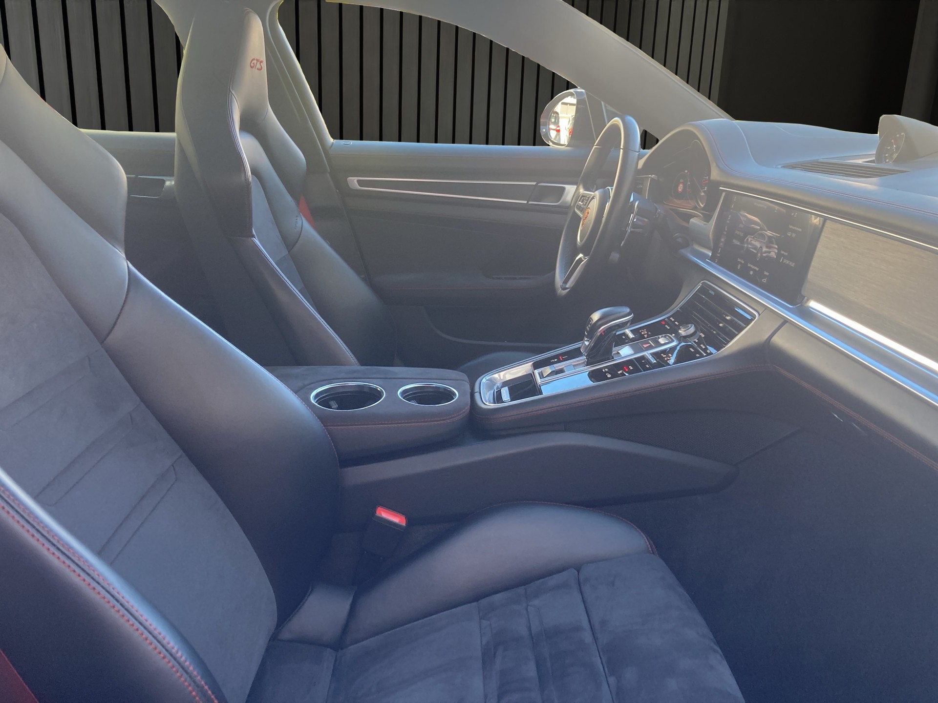 PORSCHE Panamera GTS Sport Turismo 4.0 V8-image-15