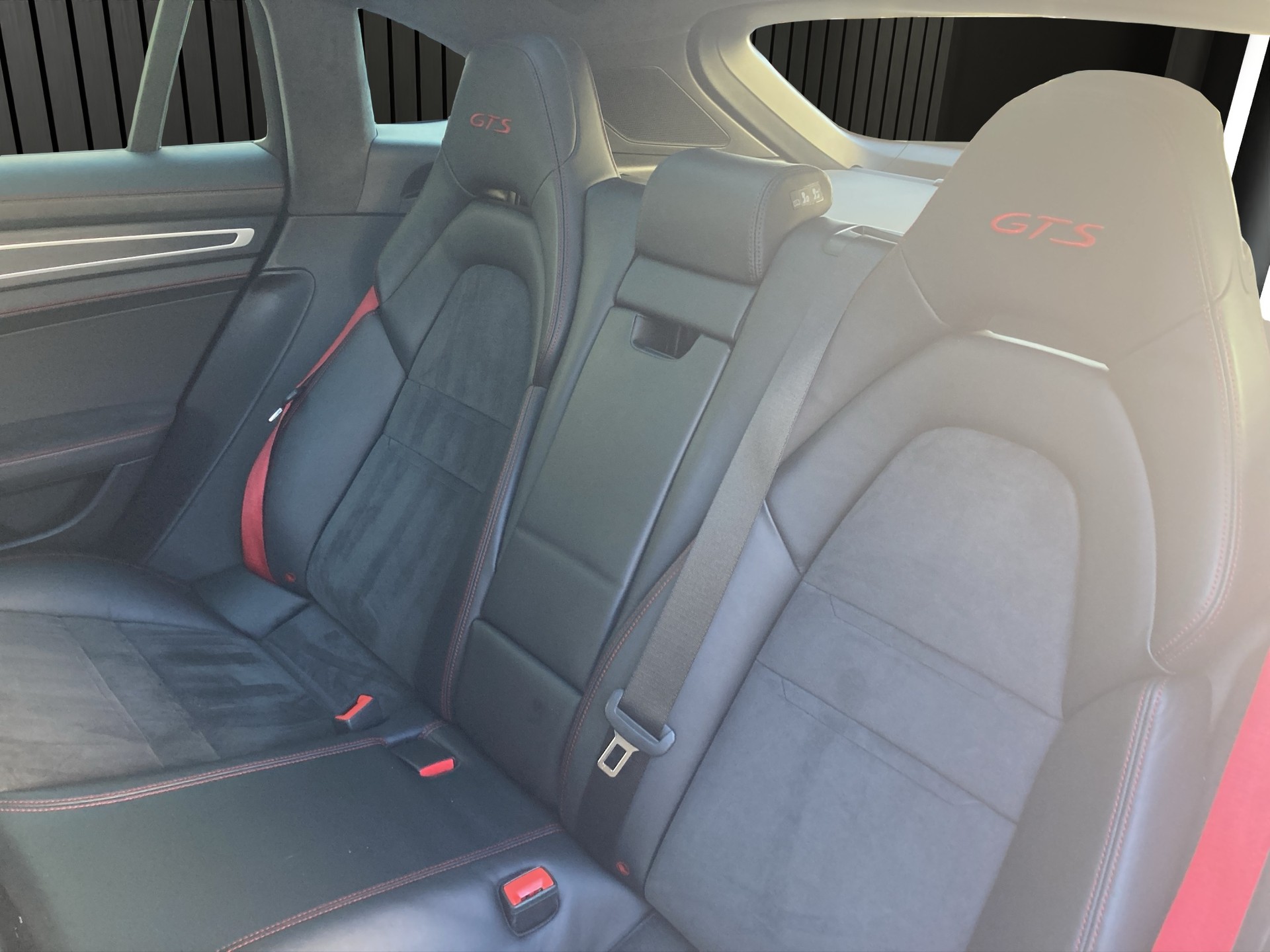 PORSCHE Panamera GTS Sport Turismo 4.0 V8-image-11