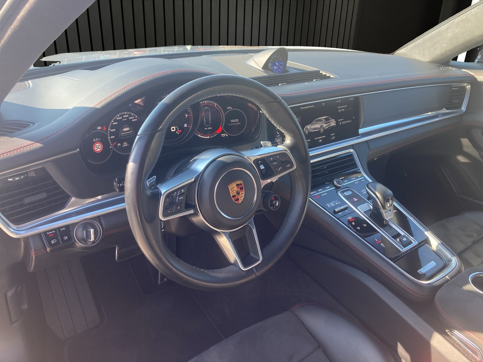 PORSCHE Panamera GTS Sport Turismo 4.0 V8-image-9