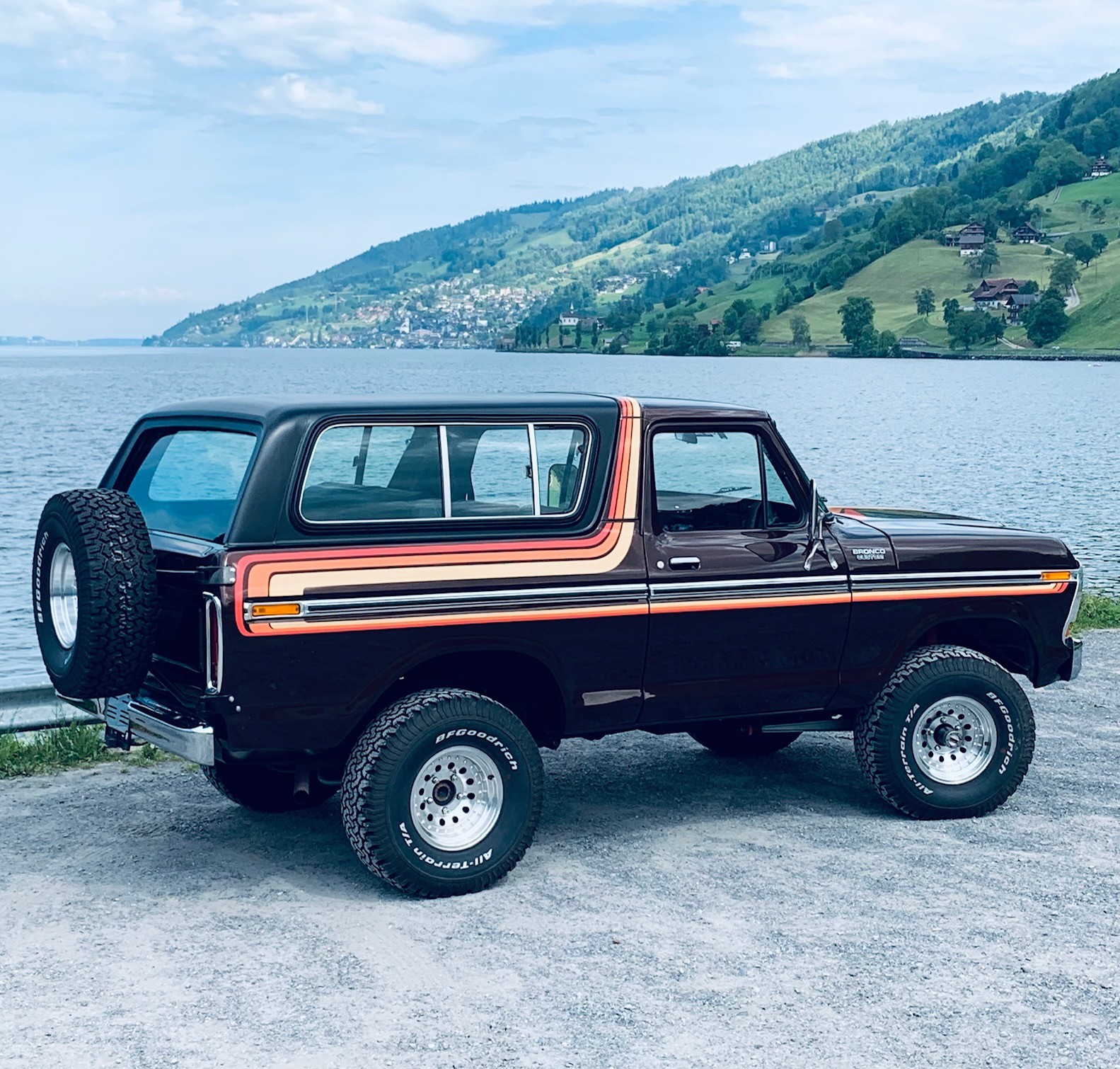 FORD U150H Custom-image-1