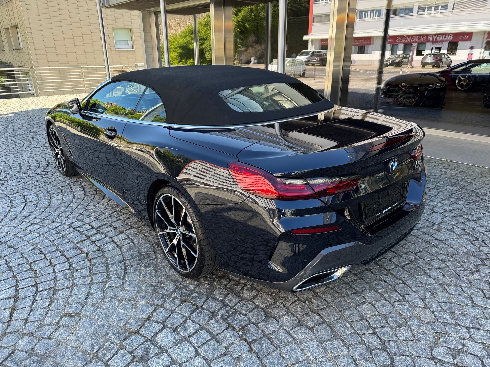 BMW M850i xDrive-image-2