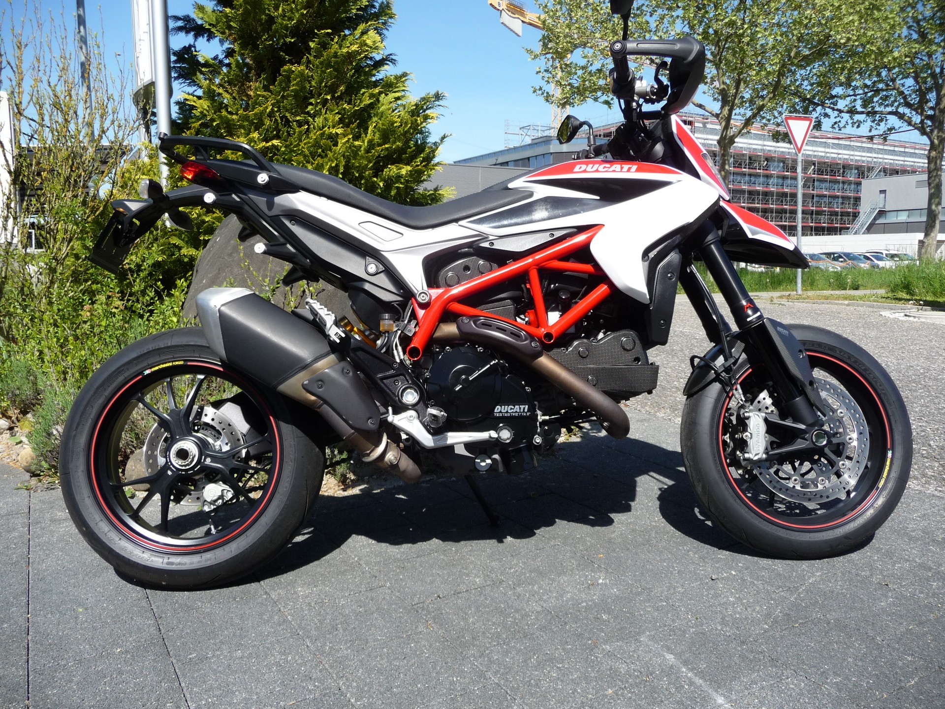 DUCATI Hypermotard 821 SP-image-0