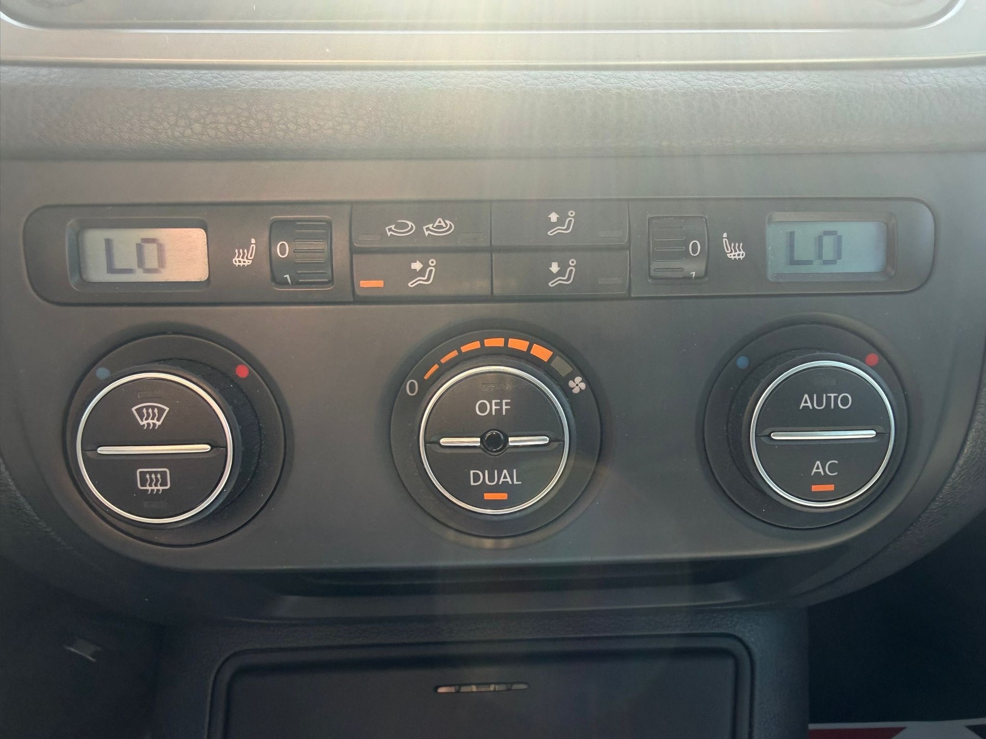 VW Tiguan 2.0 TSI Sport&Style Tiptronic-image-12
