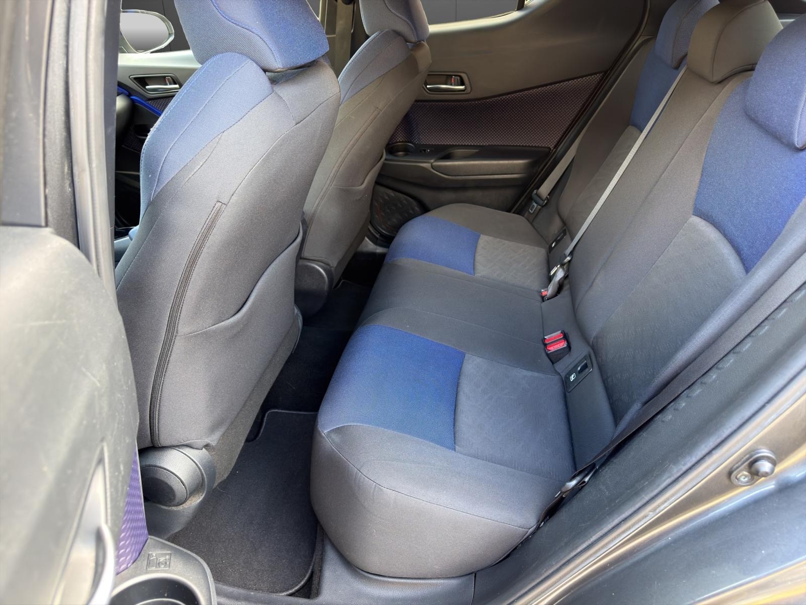 TOYOTA C-HR 1.2 Turbo Style 4WD Multidrive S-image-11