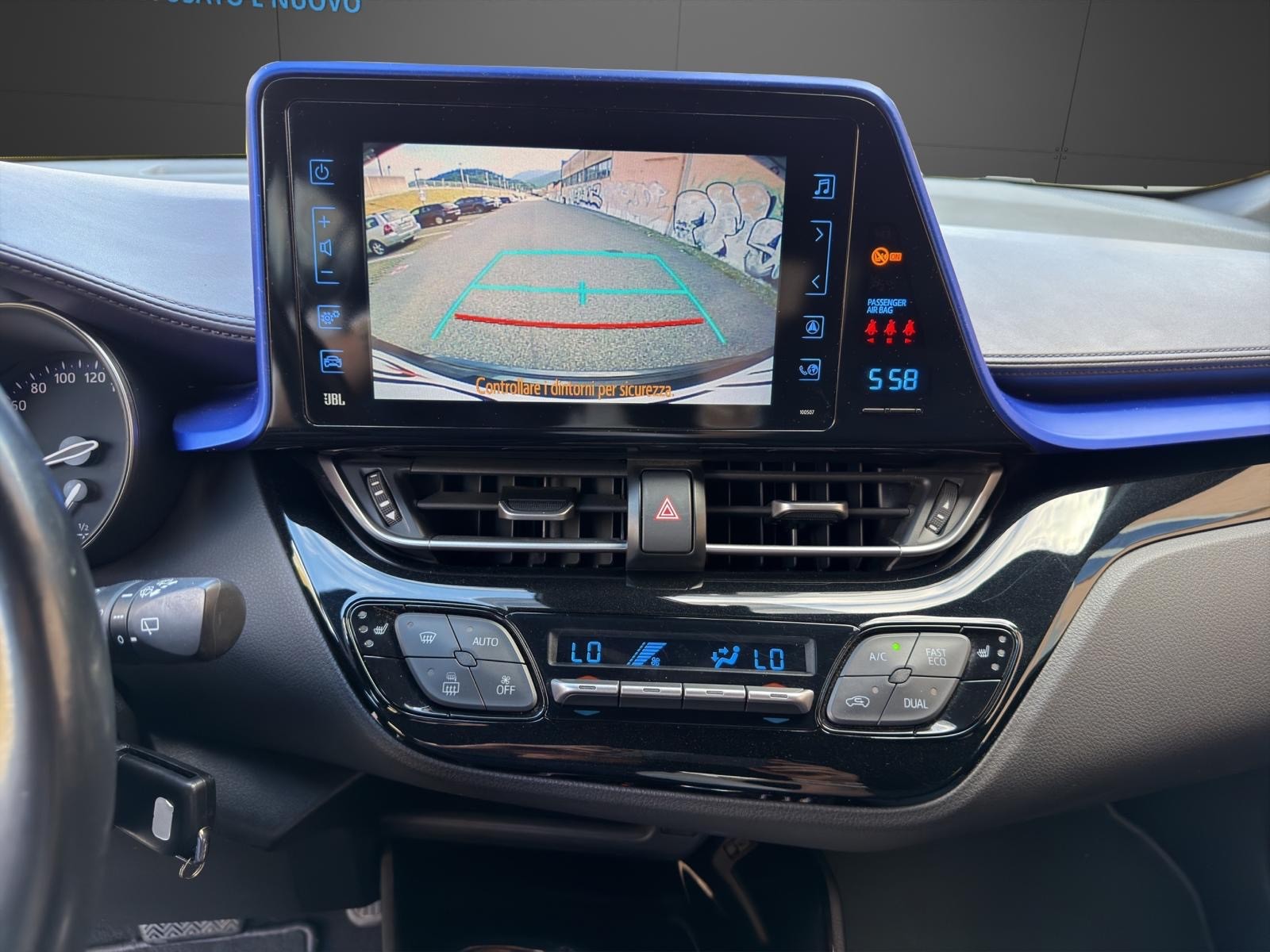 TOYOTA C-HR 1.2 Turbo Style 4WD Multidrive S-image-9