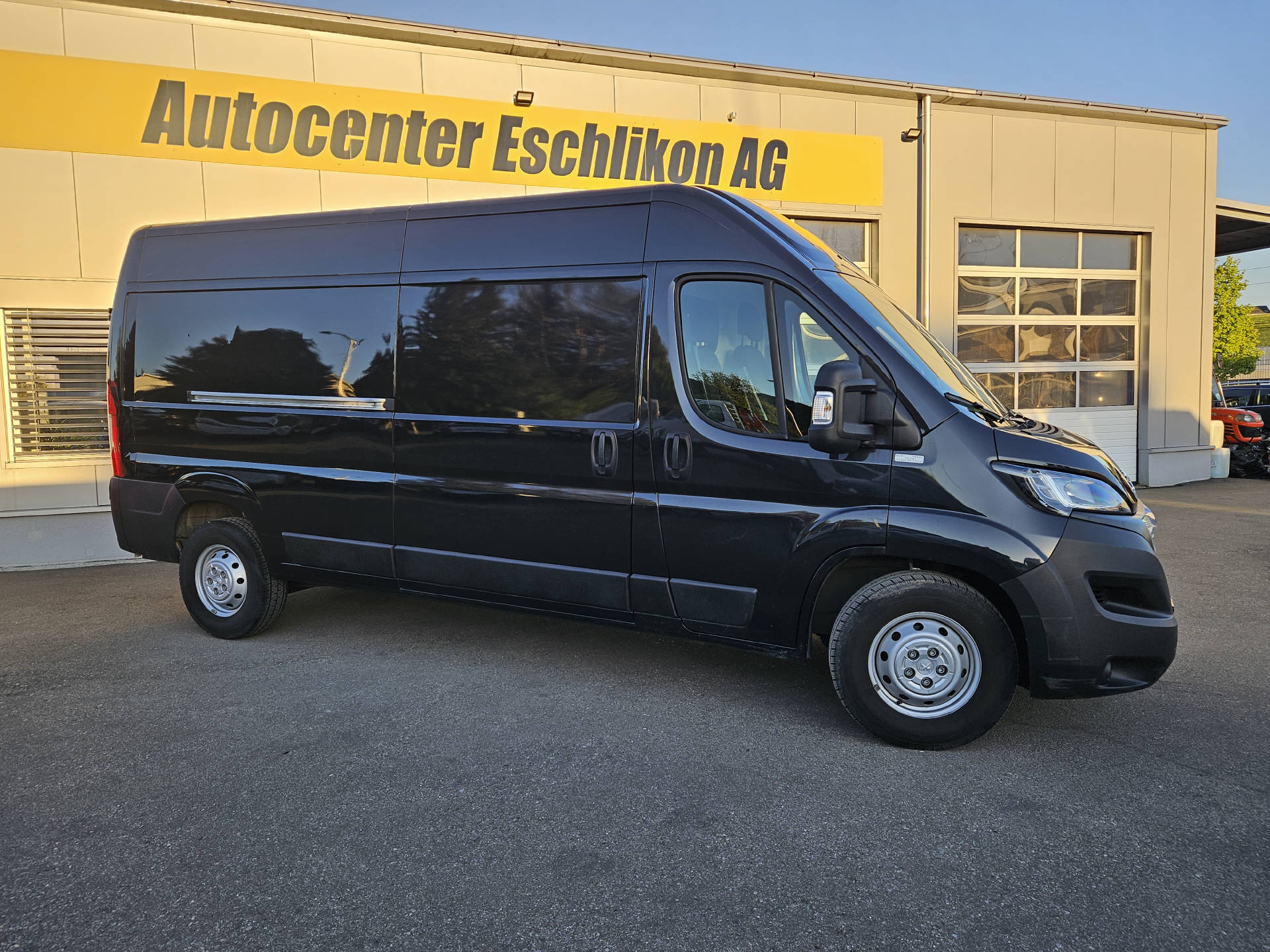 PEUGEOT Boxer Kaw. 435 L3H2 2.2 BlueHDi 165 S/S * Frisch ab Service * Rückfahrkamera *-showroom-element-3