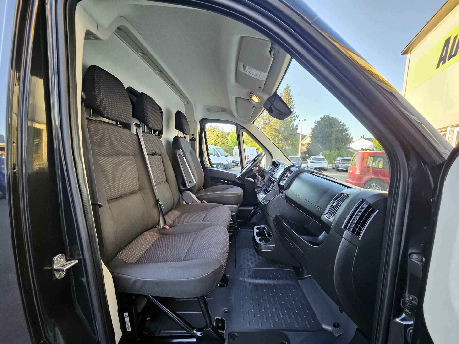 PEUGEOT Boxer Kaw. 435 L3H2 2.2 BlueHDi 165 S/S * Frisch ab Service * Rückfahrkamera *-image-18