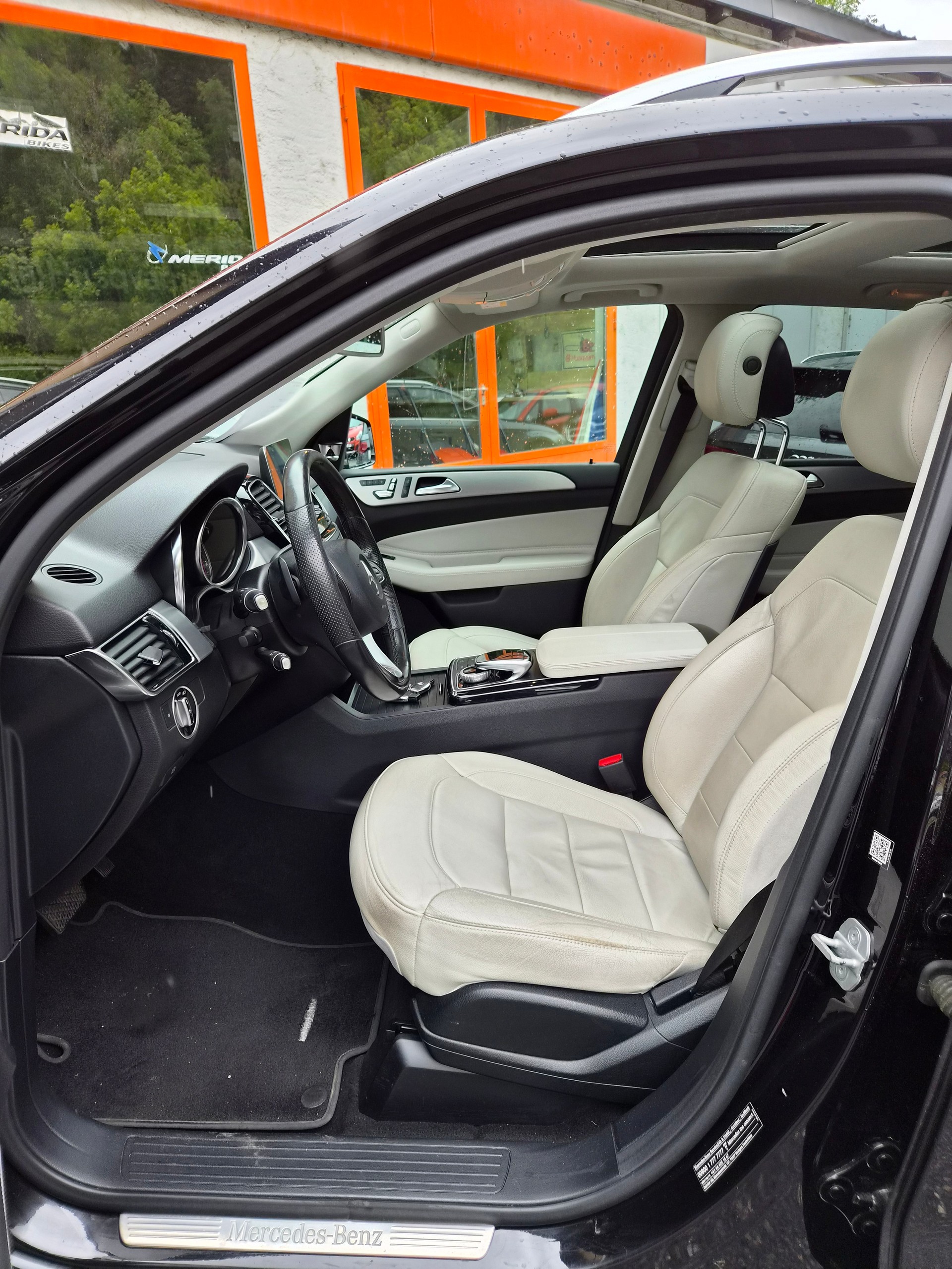 MERCEDES-BENZ GLE 350 d 4Matic 9G-Tronic-image-4