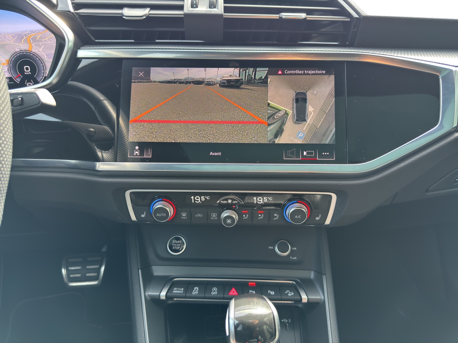 AUDI Q3 45 TFSI S line quattro S-tronic-image-10