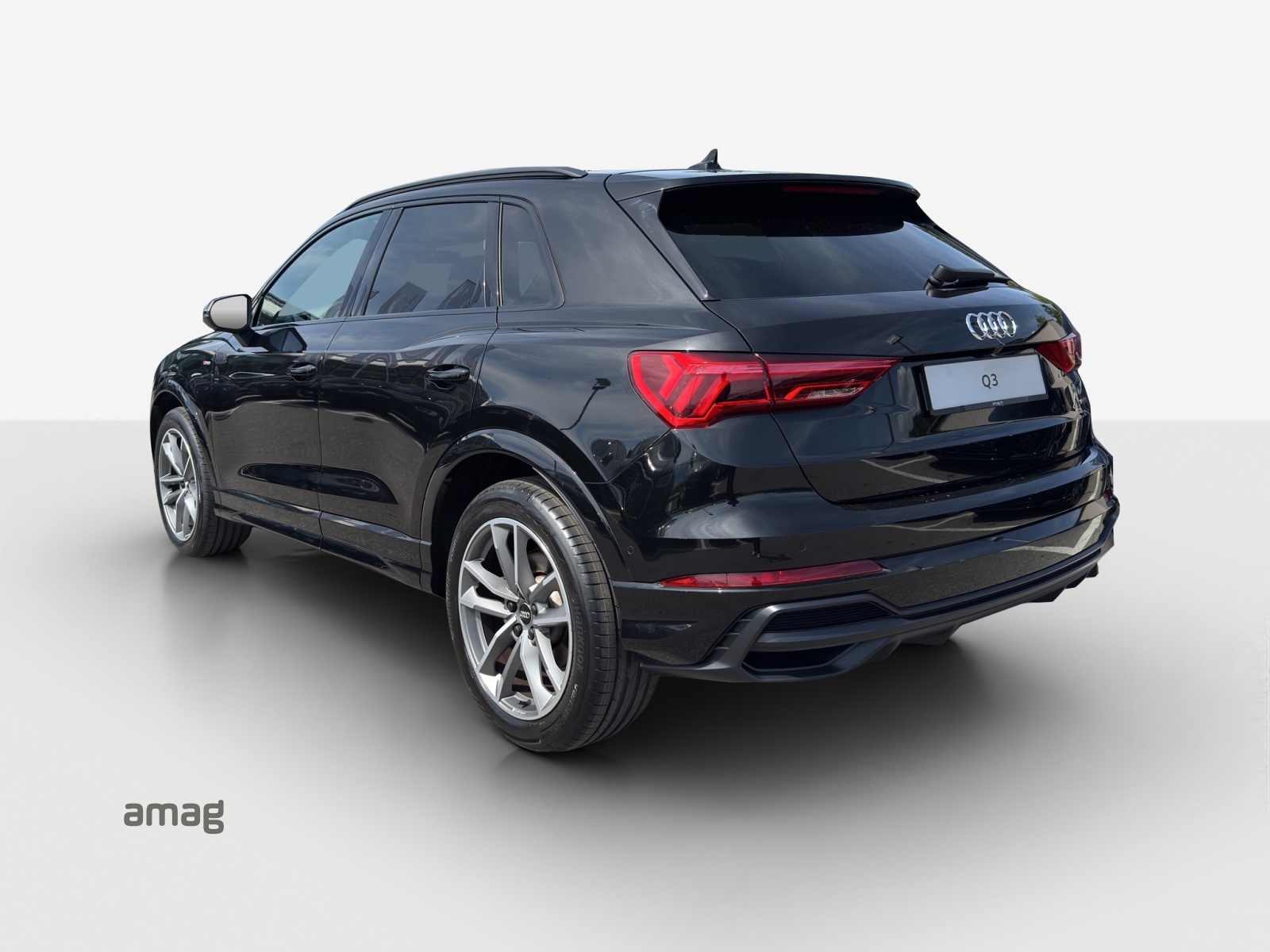 AUDI Q3 45 TFSI S line quattro S-tronic-showroom-element-2