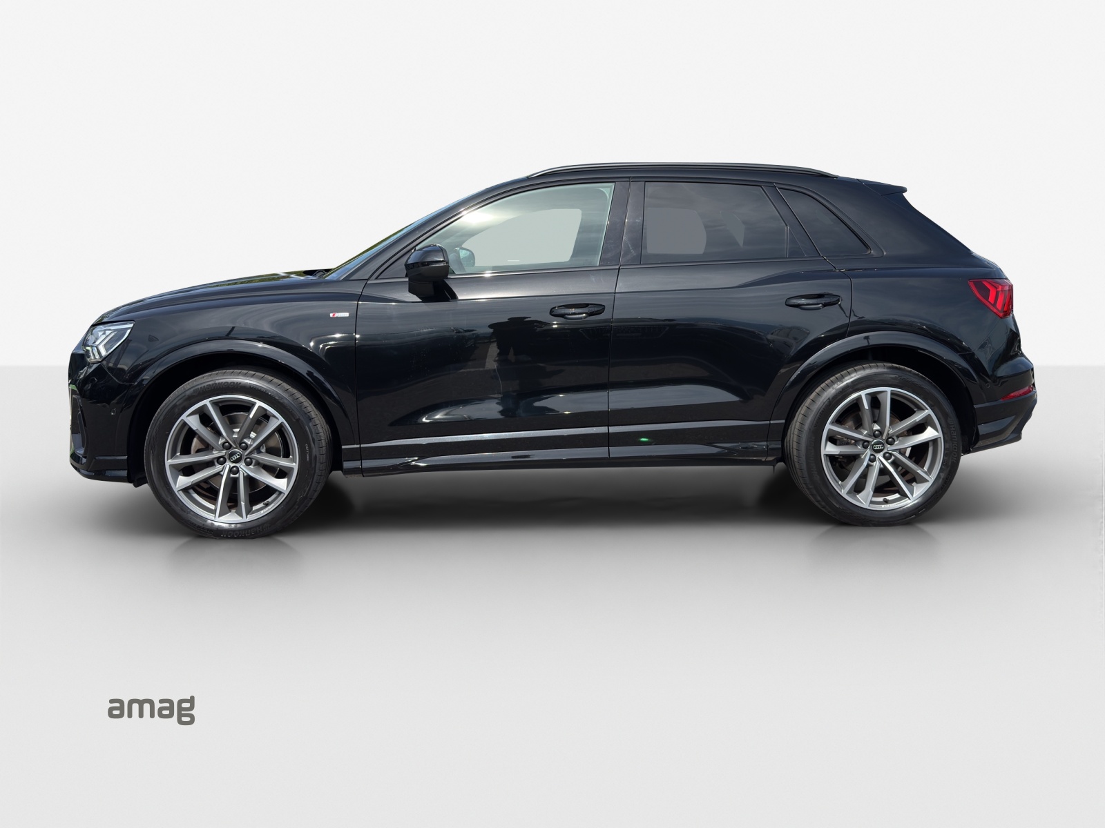 AUDI Q3 45 TFSI S line quattro S-tronic-showroom-element-1