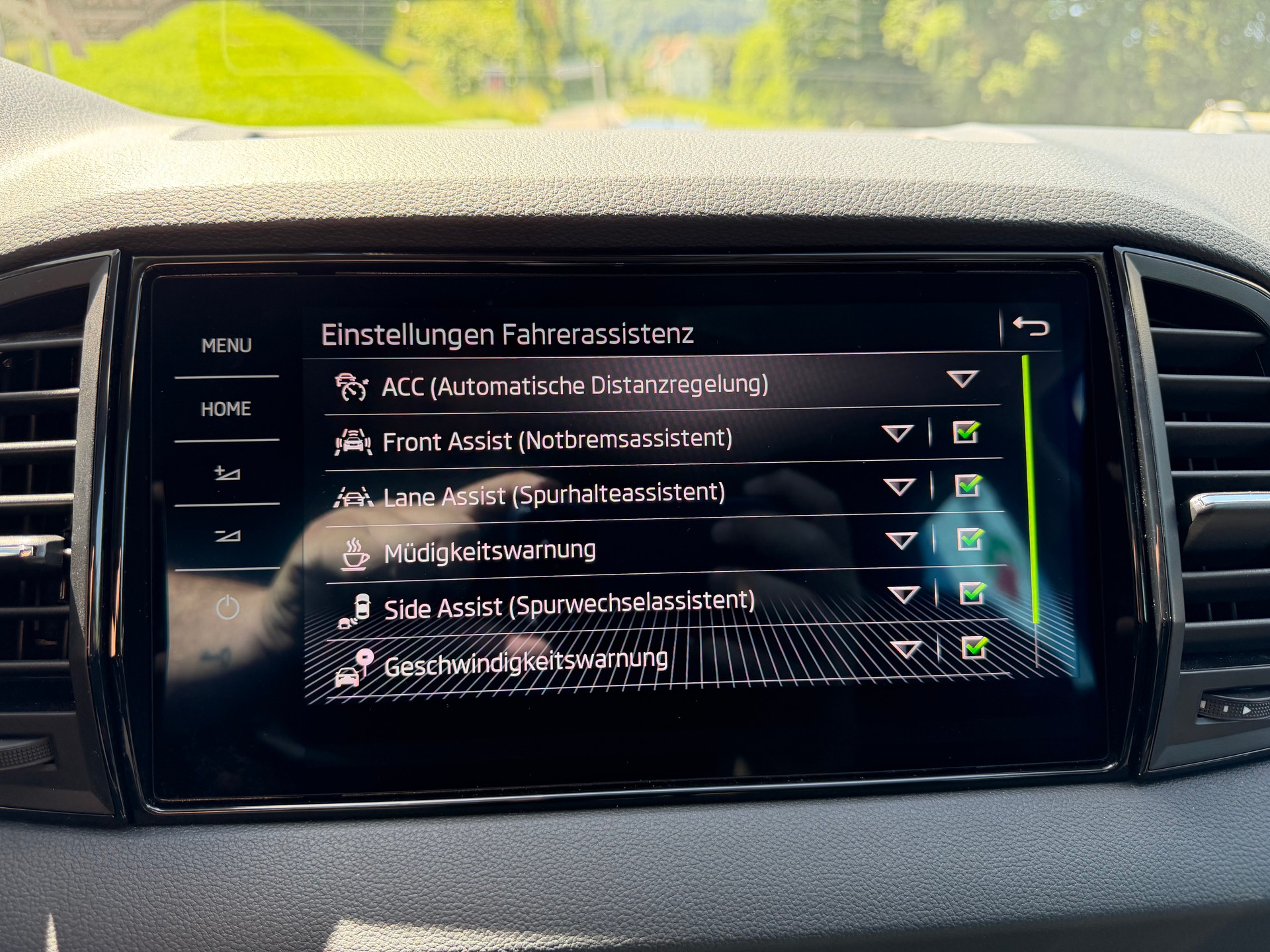 SKODA Karoq 2.0 TDI CR Selection 4x4 DSG-image-27