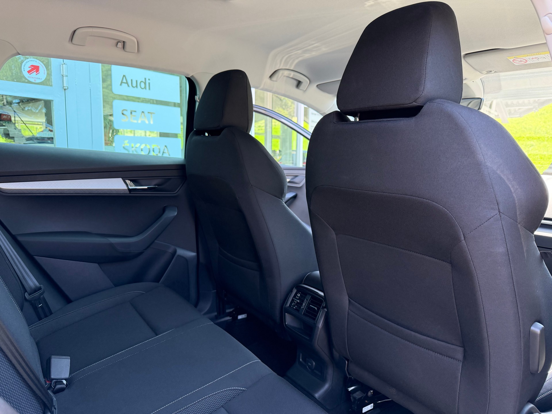 SKODA Karoq 2.0 TDI CR Selection 4x4 DSG-image-16